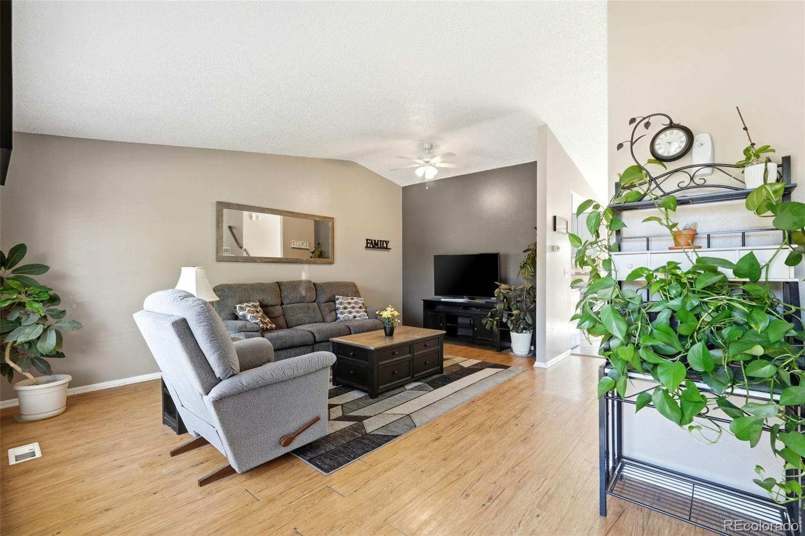 MLS Image #3 for 8102 s everett street,littleton, Colorado