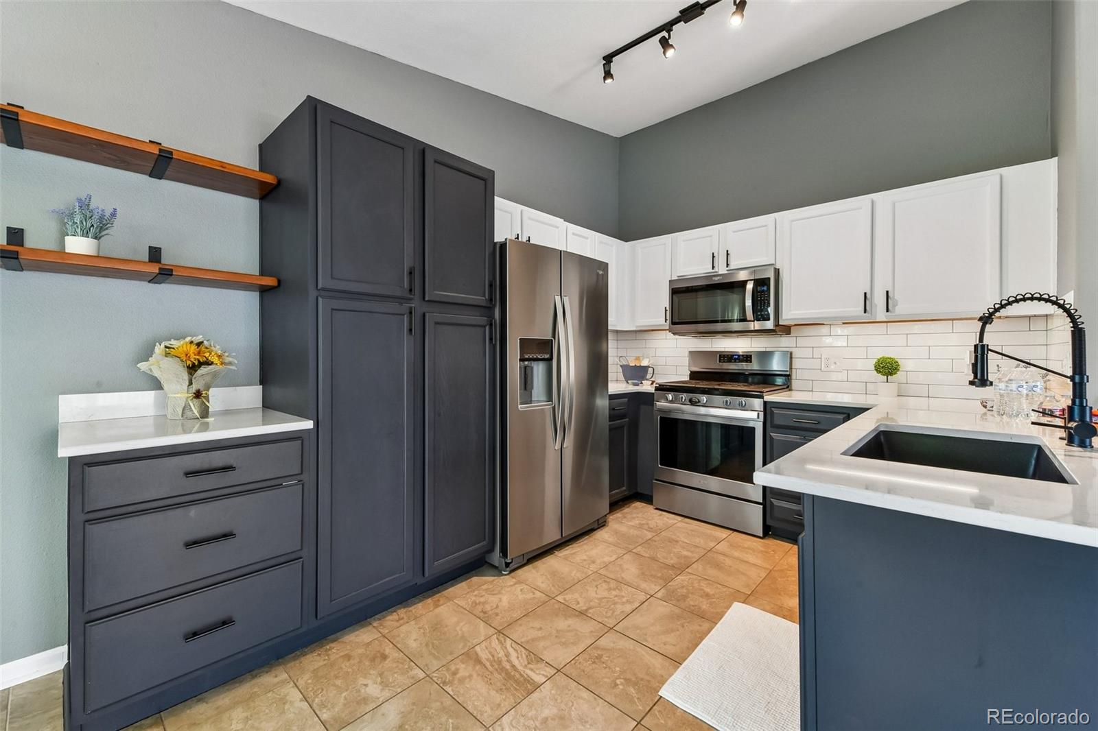 MLS Image #5 for 8485  pebble creek way 203,highlands ranch, Colorado