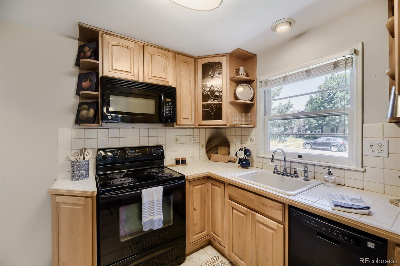 MLS Image #7 for 1665 s columbine street,denver, Colorado