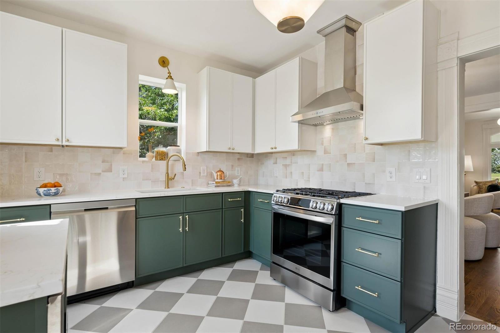 MLS Image #18 for 2316 s emerson street,denver, Colorado