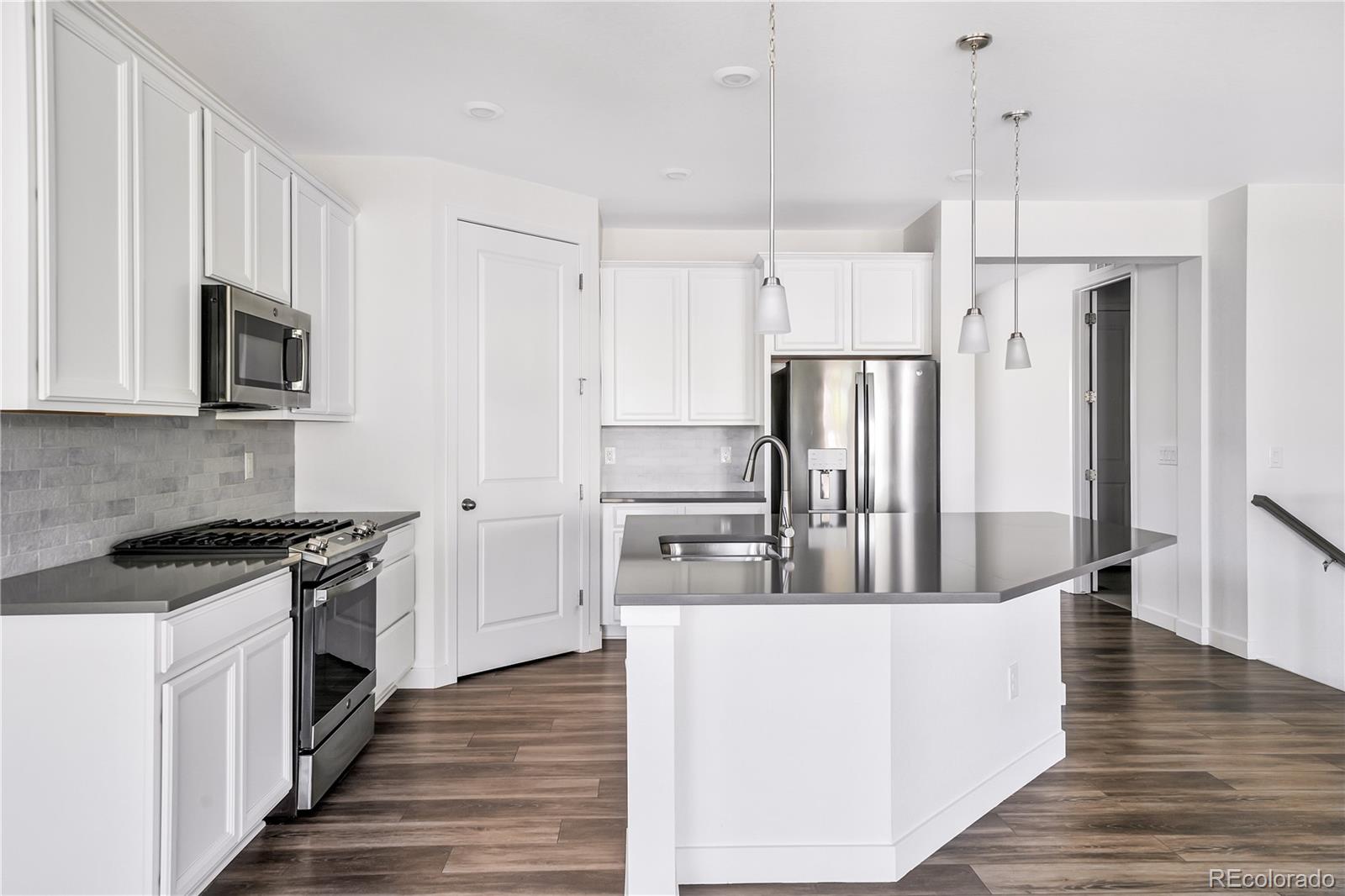 MLS Image #14 for 8595 s quemoy street,aurora, Colorado