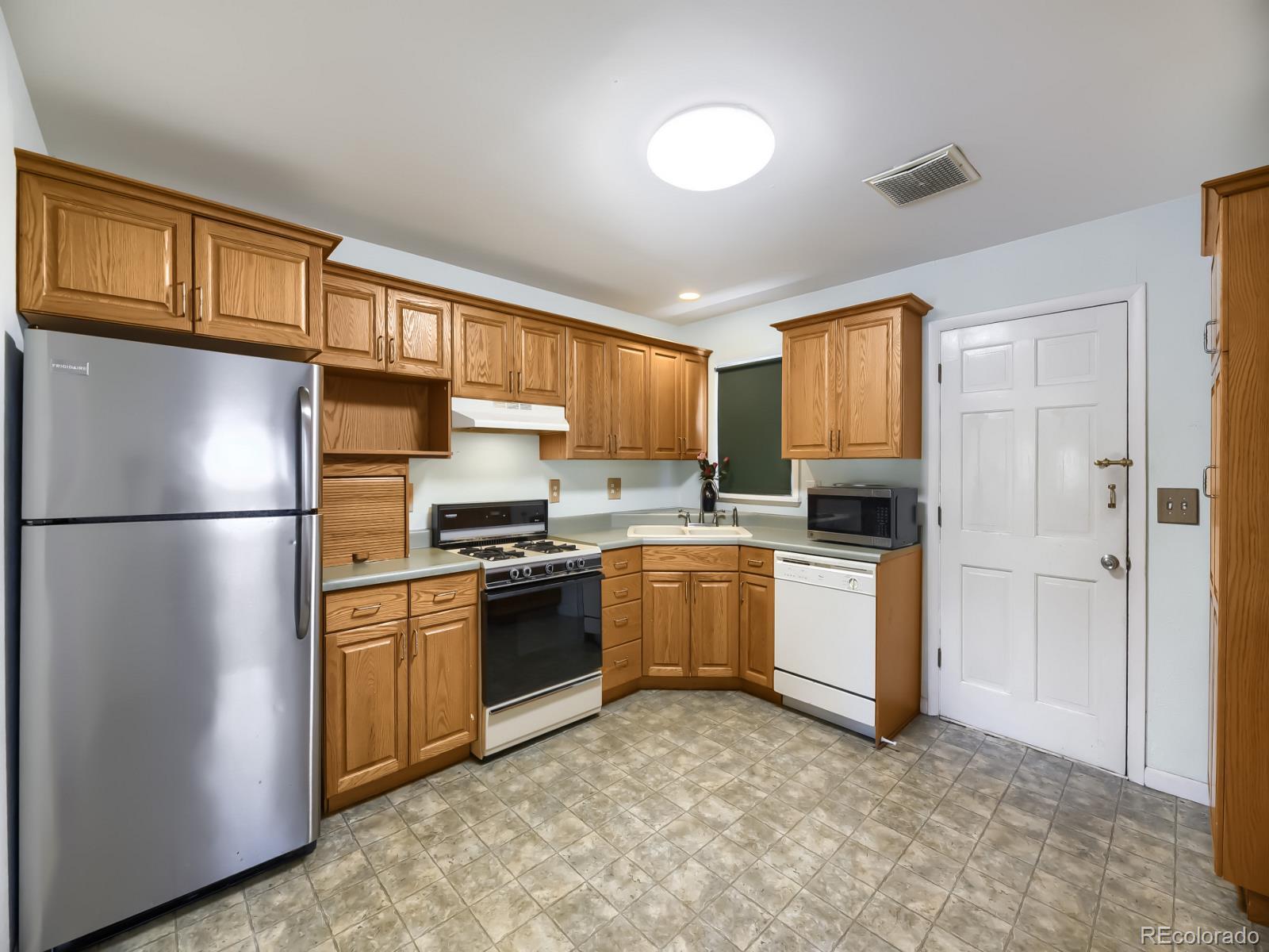 MLS Image #18 for 1710 s yuma street,denver, Colorado