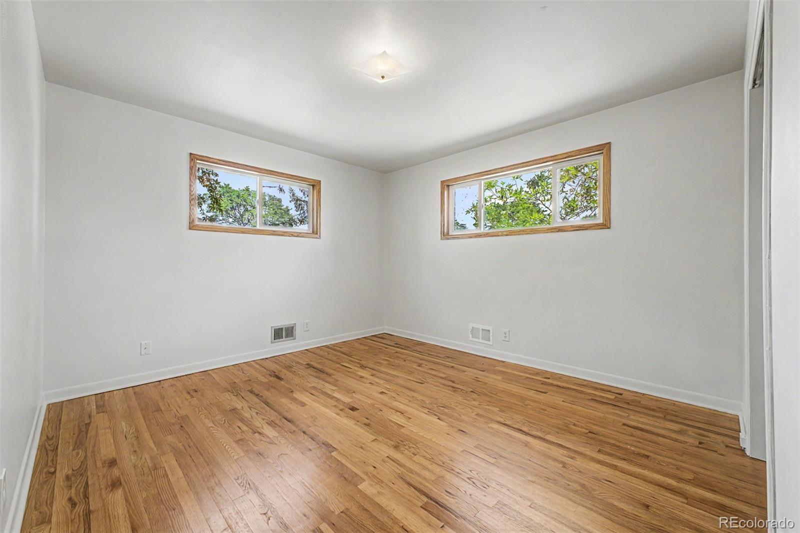 MLS Image #10 for 10693  loren lane,denver, Colorado