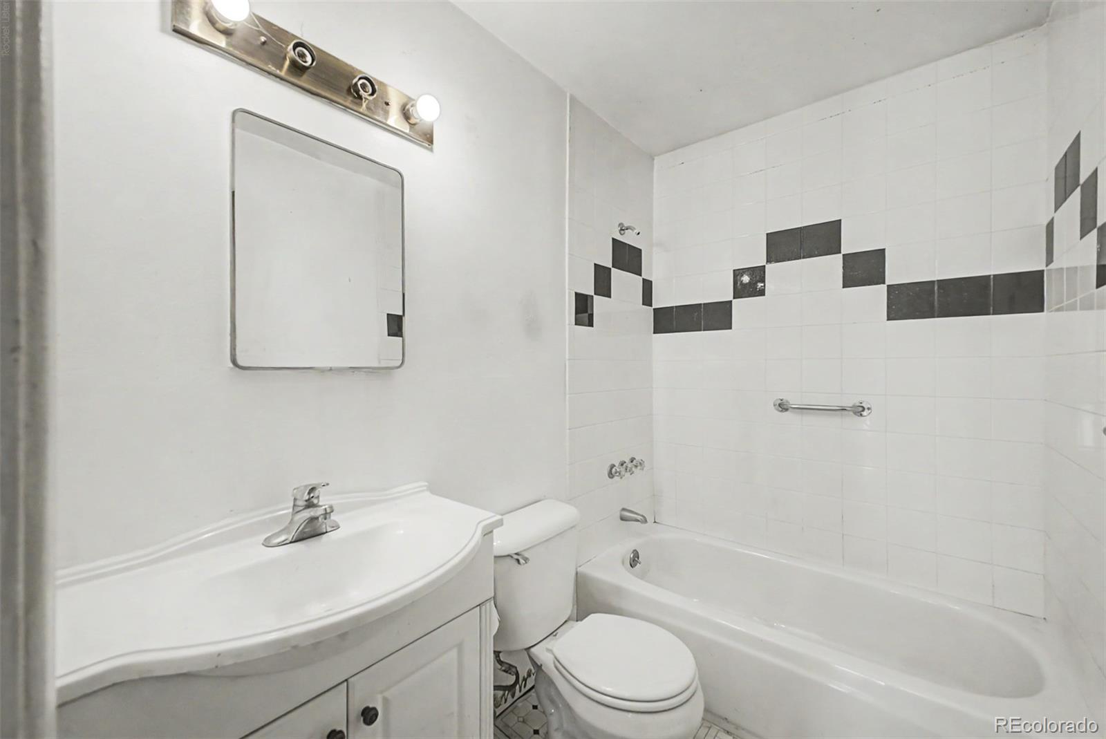 MLS Image #12 for 10693  loren lane,denver, Colorado