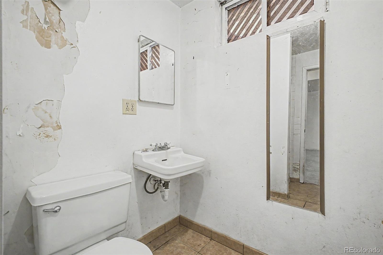 MLS Image #22 for 10693  loren lane,denver, Colorado