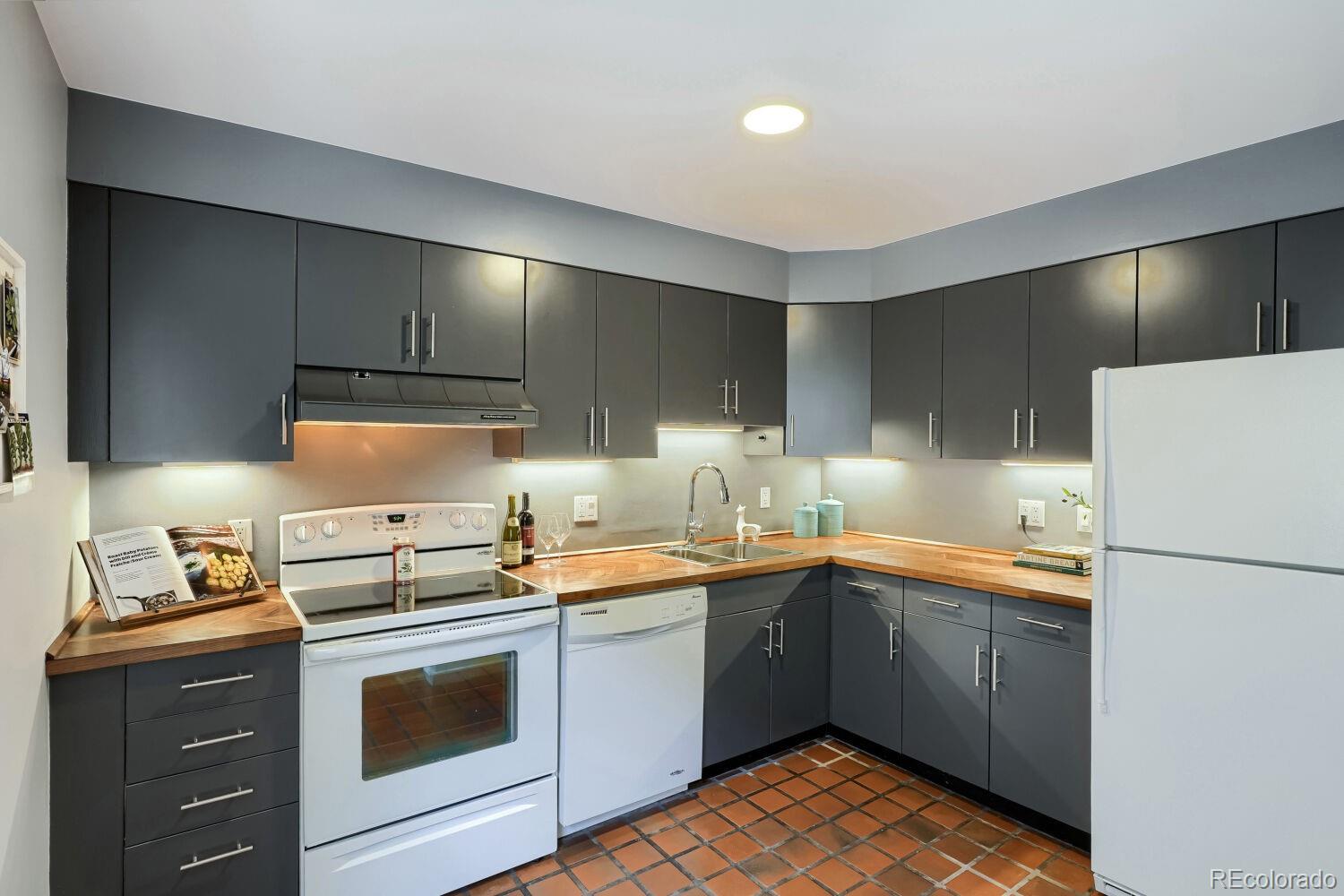 MLS Image #12 for 960 n sherman street 2f,denver, Colorado