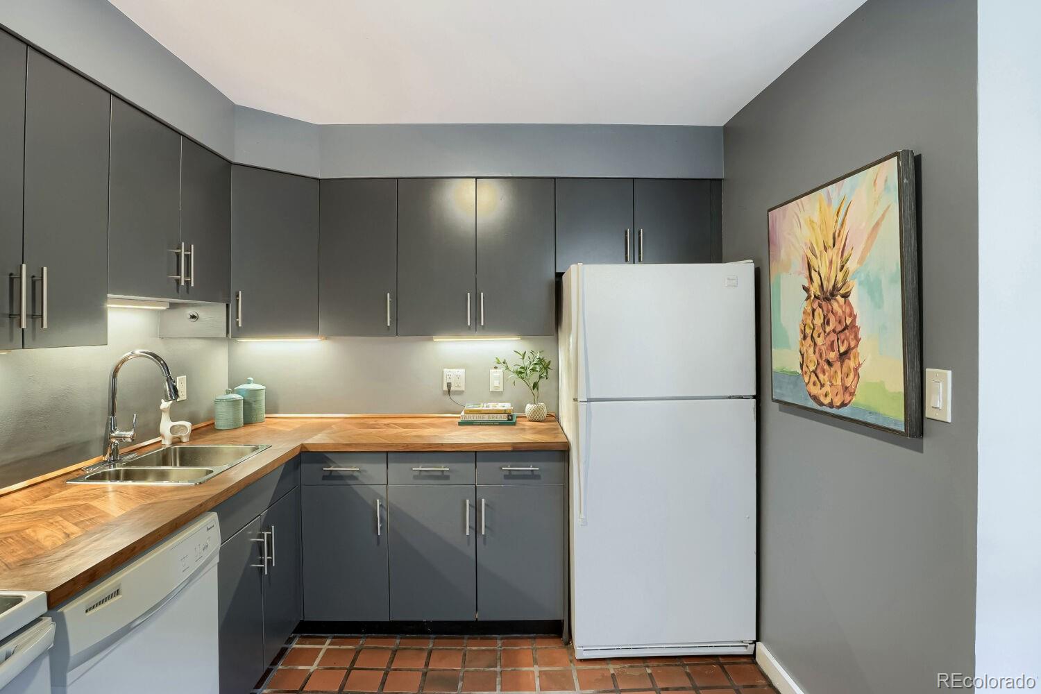 MLS Image #15 for 960 n sherman street 2f,denver, Colorado