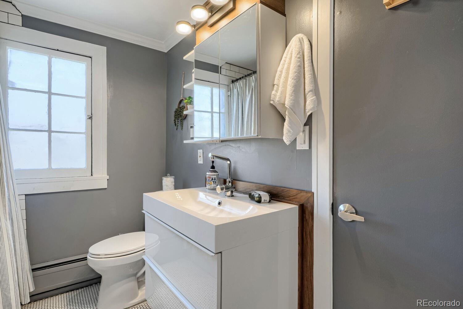 MLS Image #21 for 960 n sherman street 2f,denver, Colorado
