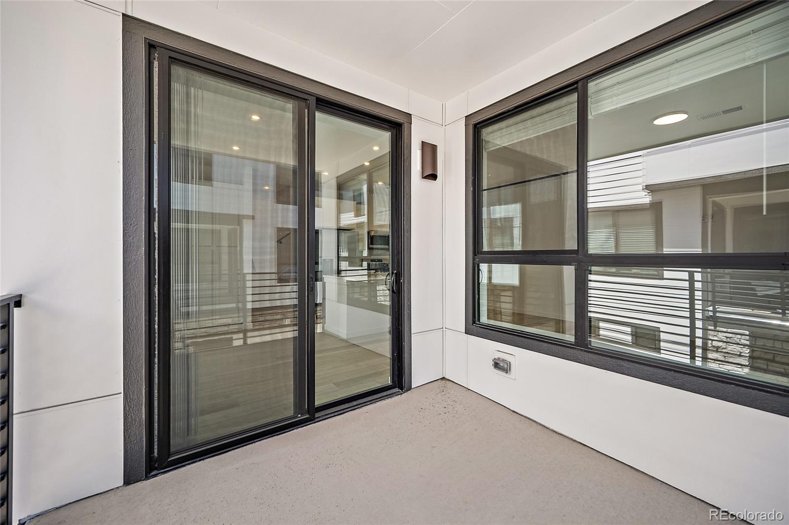 MLS Image #14 for 2060 s holly street,denver, Colorado