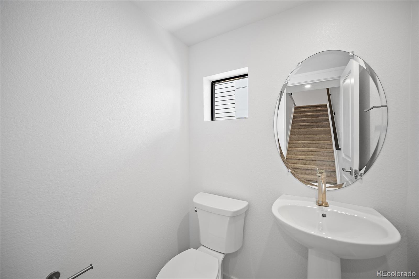 MLS Image #15 for 2060 s holly street,denver, Colorado