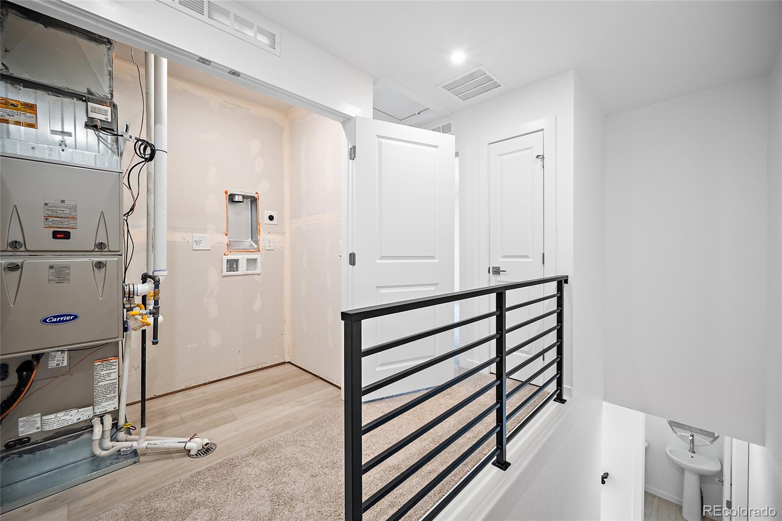 MLS Image #17 for 2060 s holly street,denver, Colorado