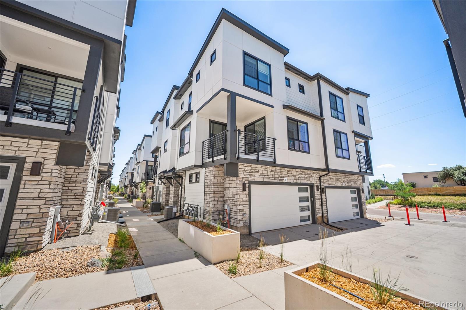 MLS Image #2 for 2060 s holly street,denver, Colorado