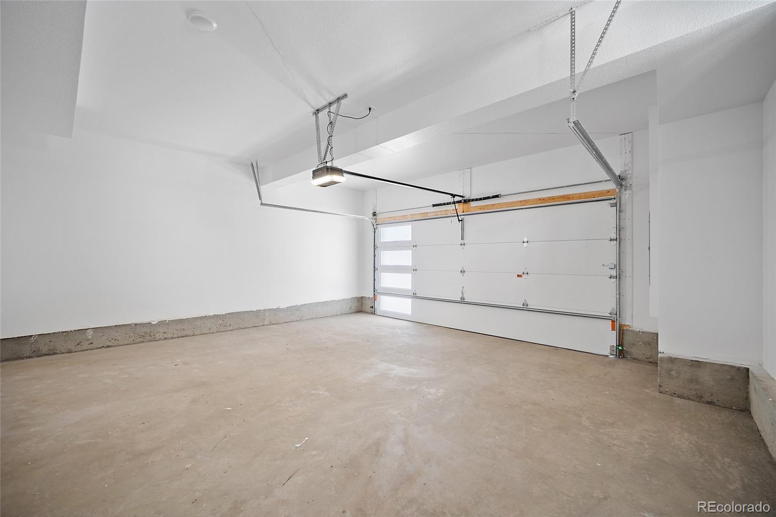 MLS Image #27 for 2060 s holly street,denver, Colorado