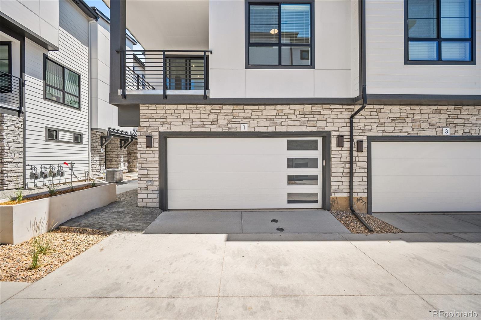 MLS Image #3 for 2060 s holly street,denver, Colorado