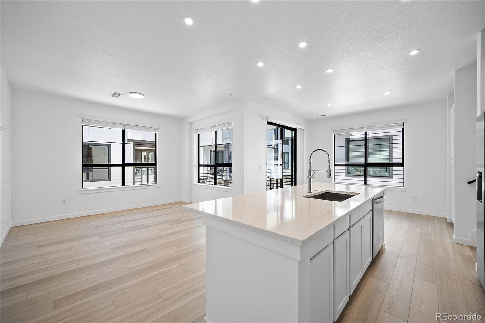 MLS Image #4 for 2060 s holly street,denver, Colorado