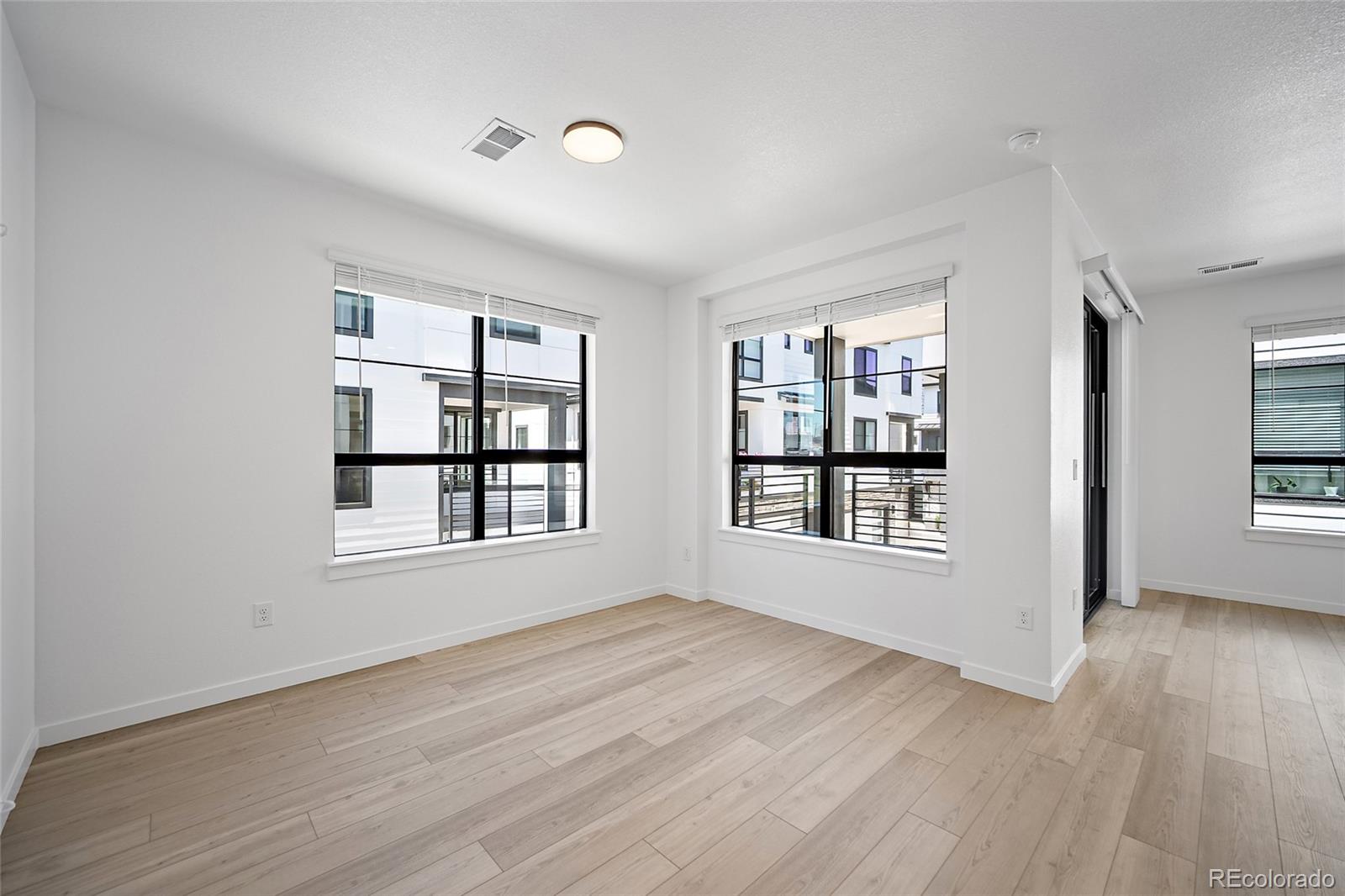 MLS Image #5 for 2060 s holly street,denver, Colorado