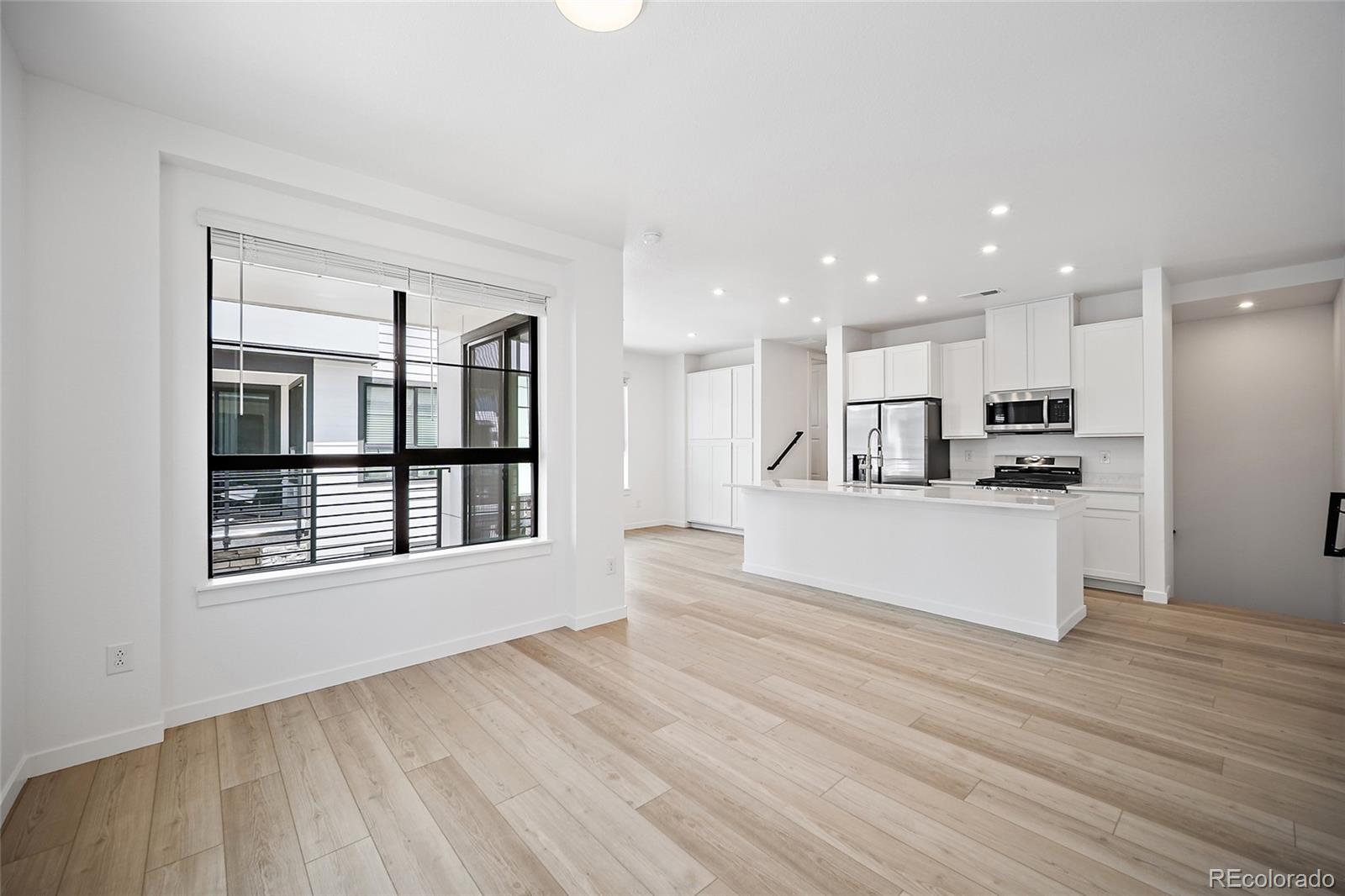 MLS Image #6 for 2060 s holly street,denver, Colorado