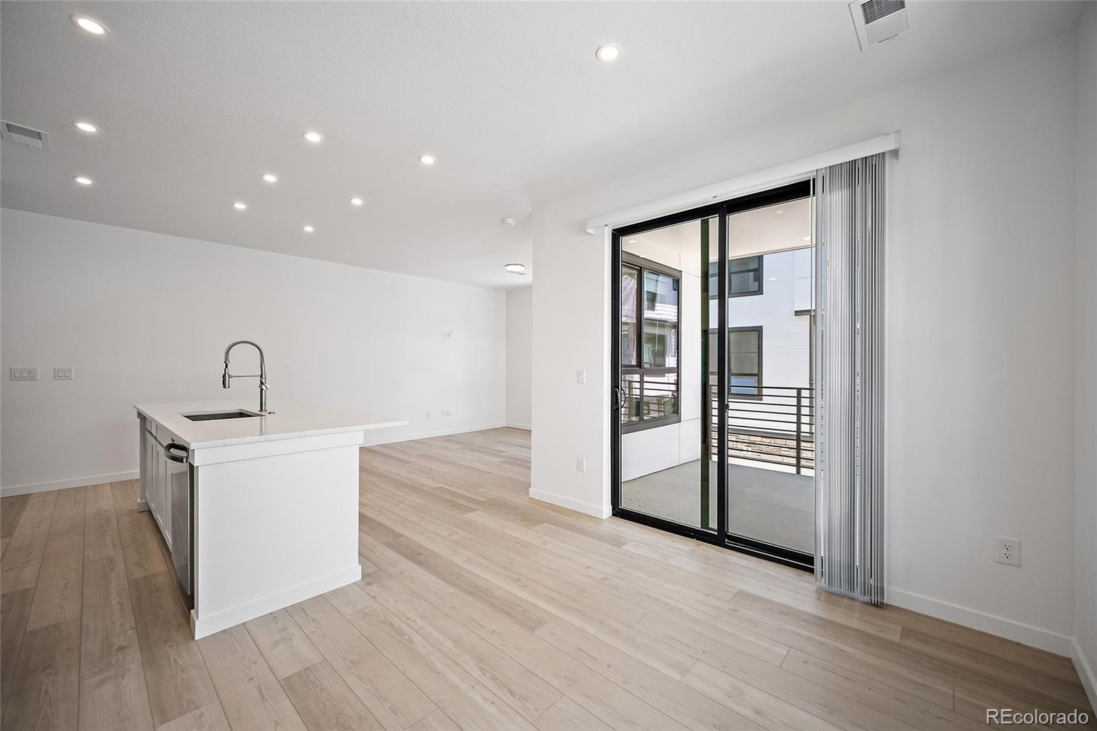 MLS Image #8 for 2060 s holly street,denver, Colorado