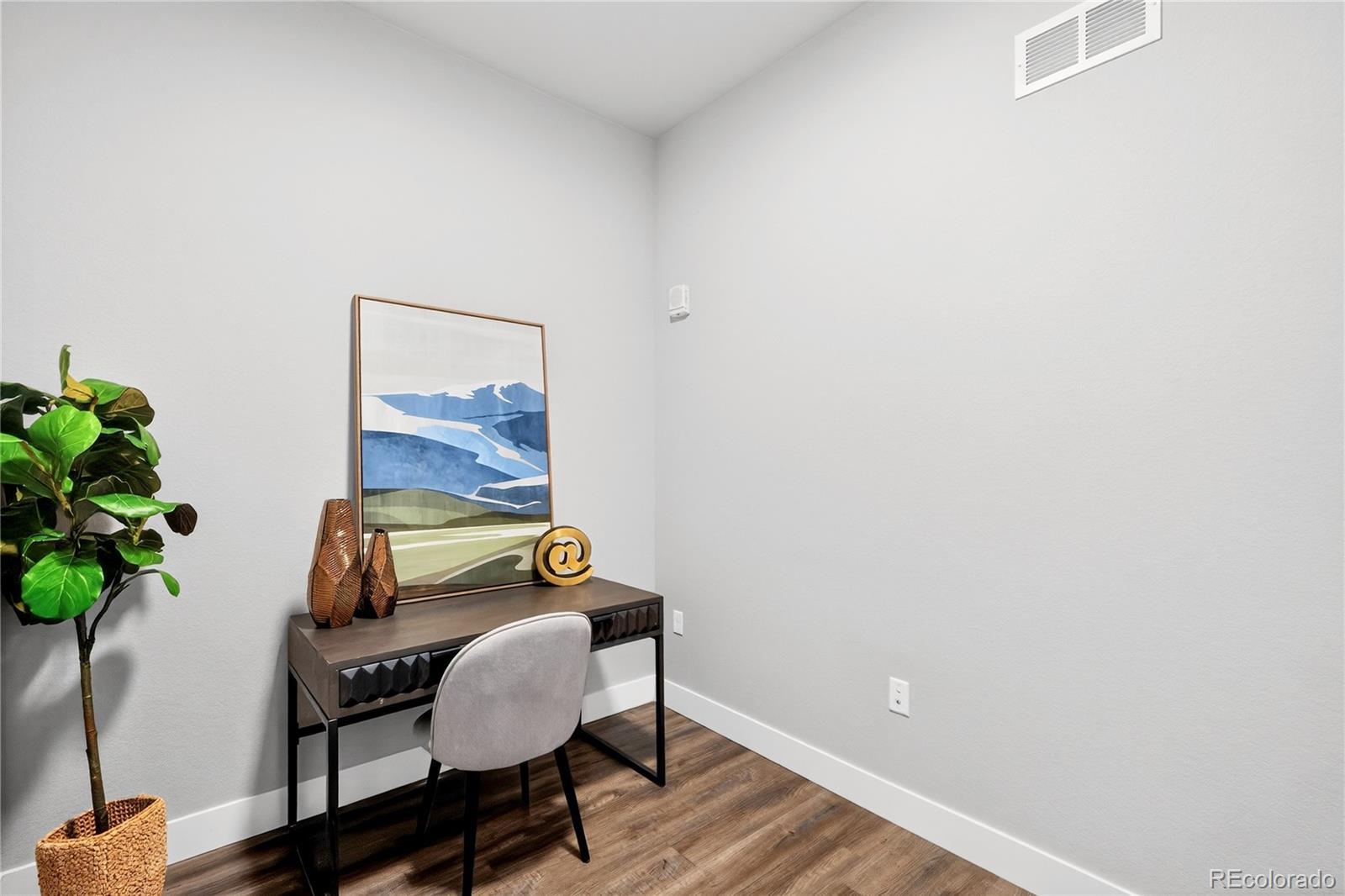 MLS Image #19 for 6618 e lowry boulevard 110,denver, Colorado