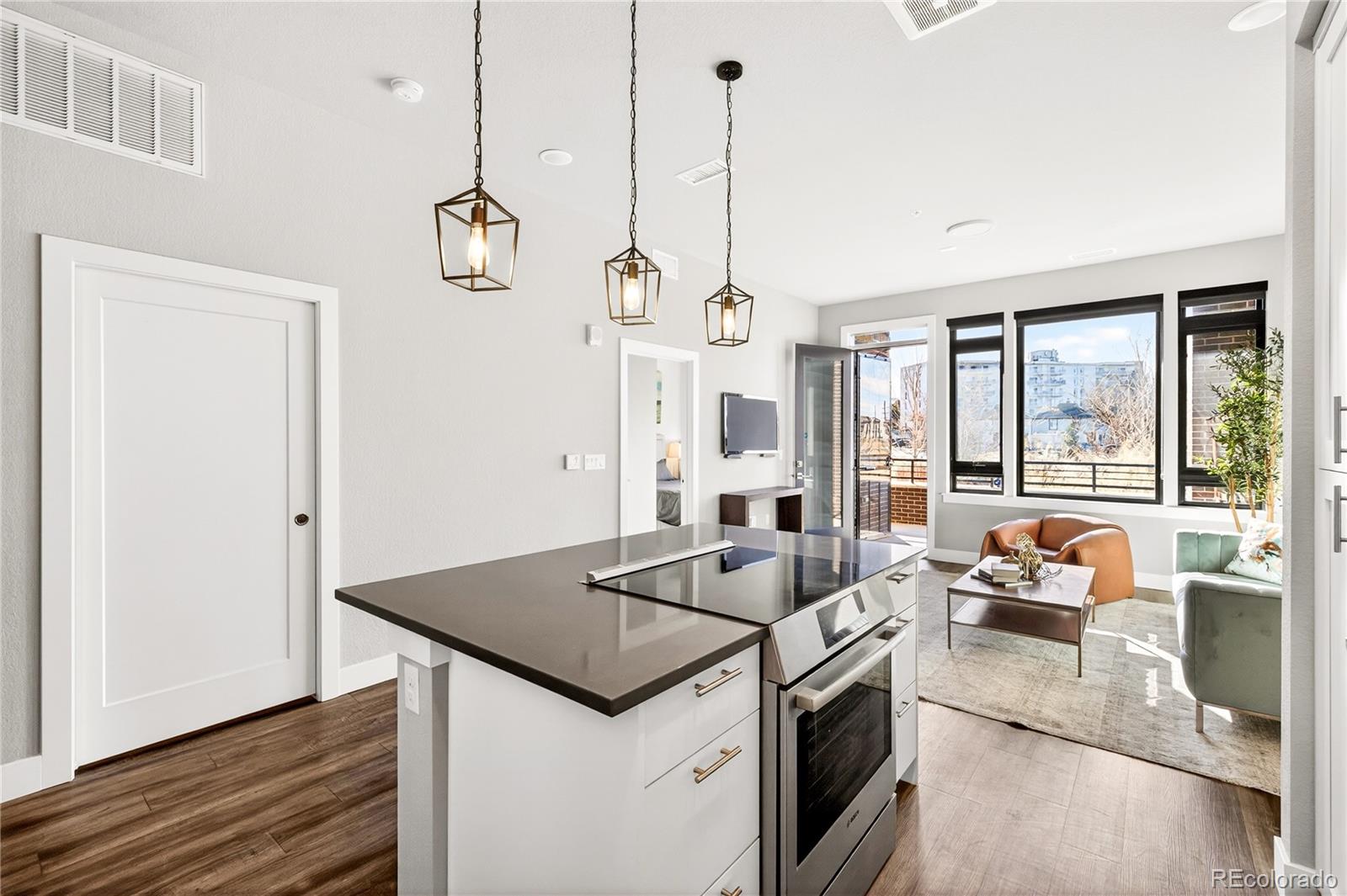 MLS Image #6 for 6618 e lowry boulevard 110,denver, Colorado
