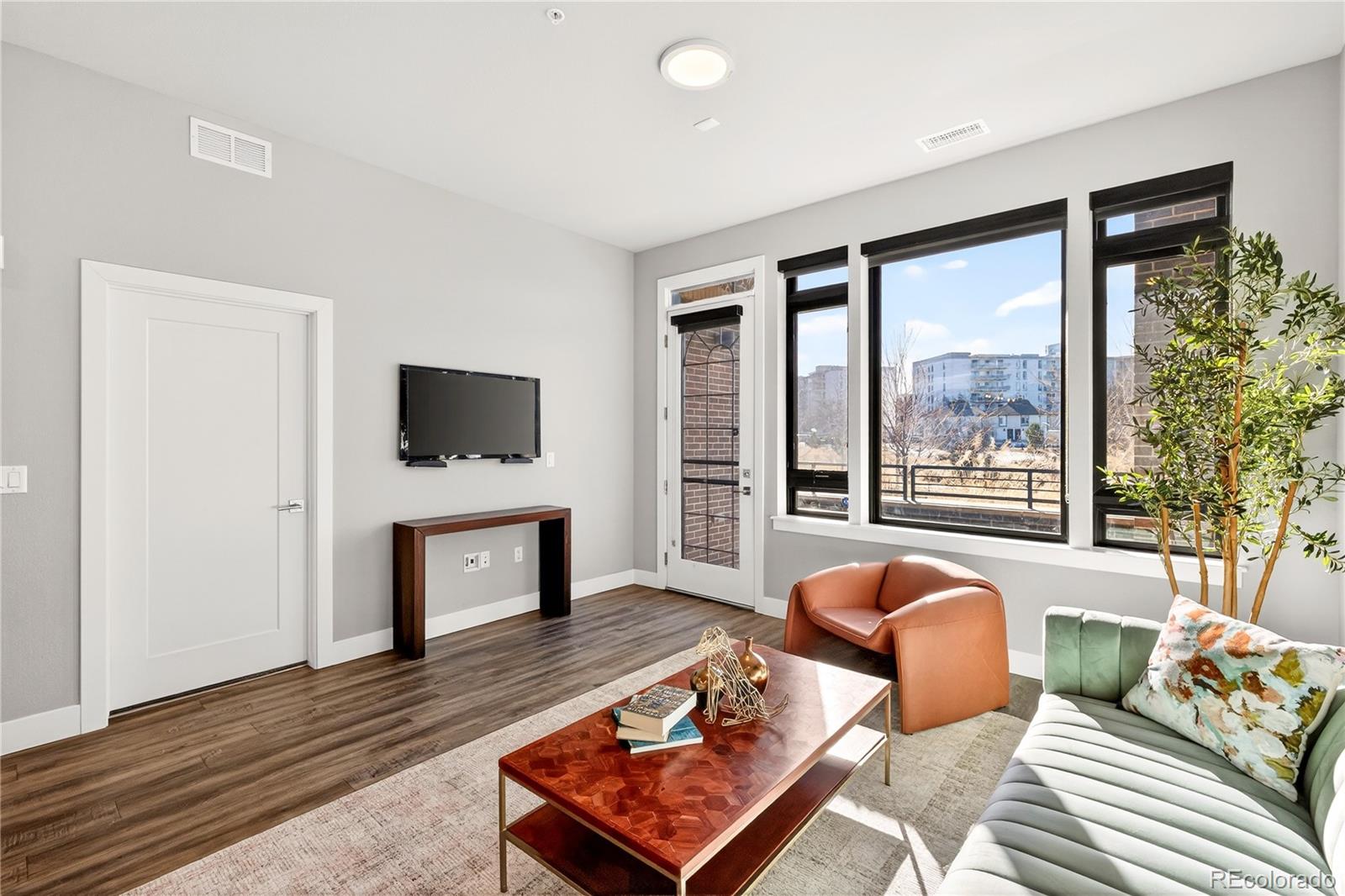 MLS Image #7 for 6618 e lowry boulevard 110,denver, Colorado