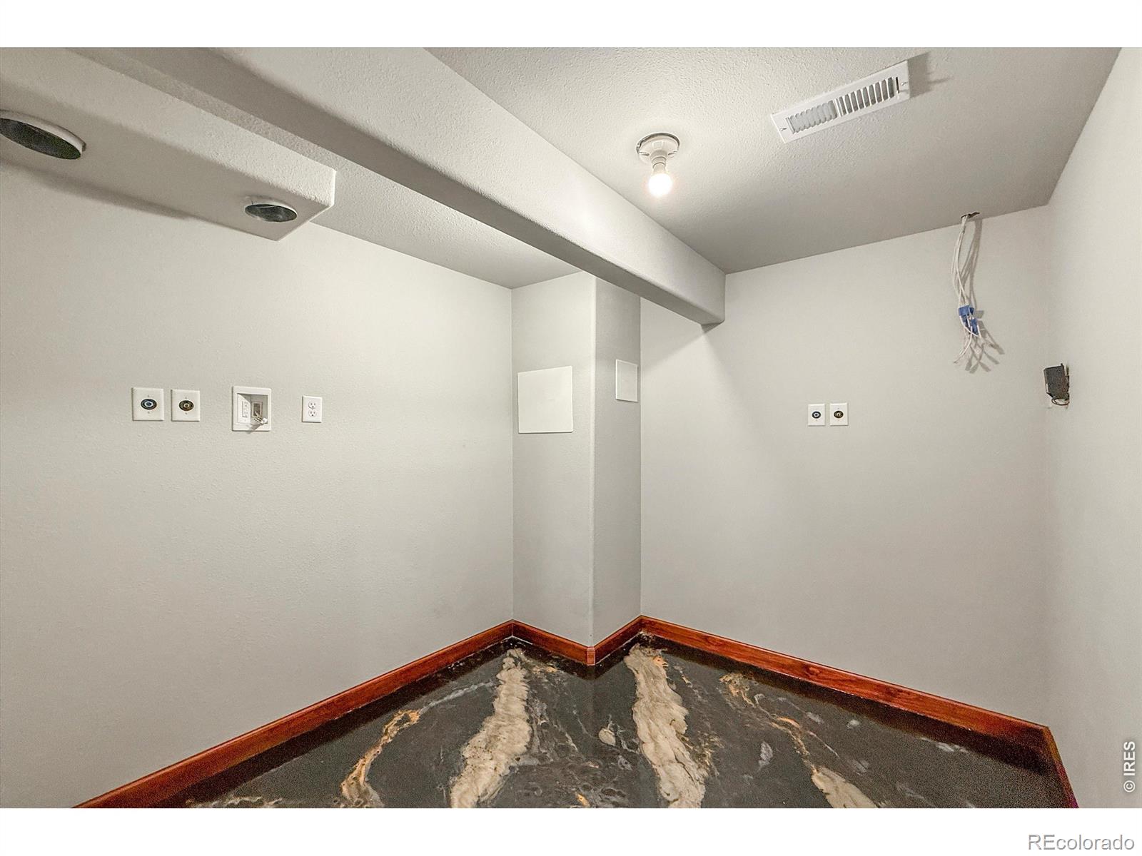 MLS Image #39 for 2010  emerald drive,longmont, Colorado