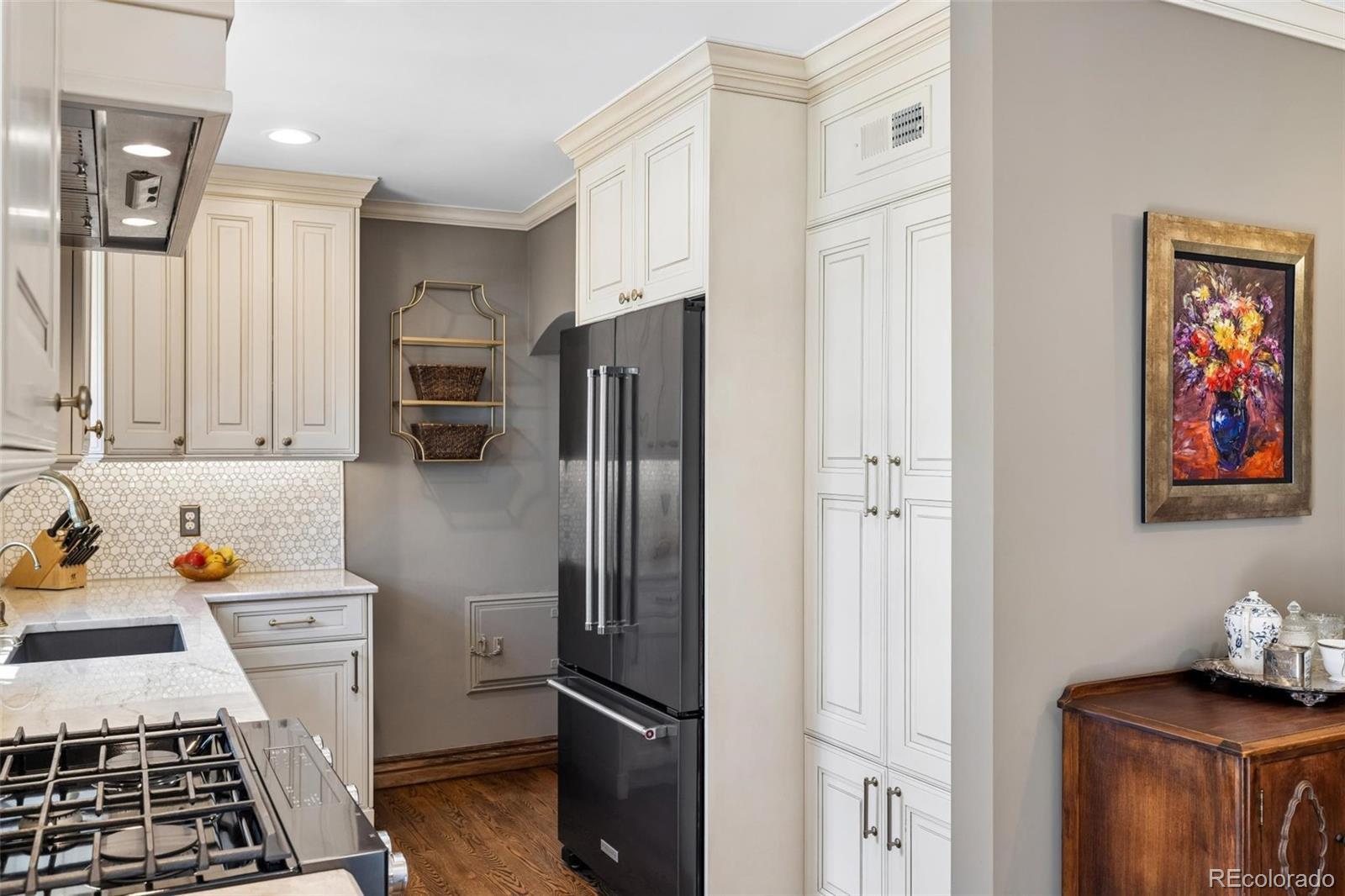 MLS Image #13 for 1124  holly street,denver, Colorado