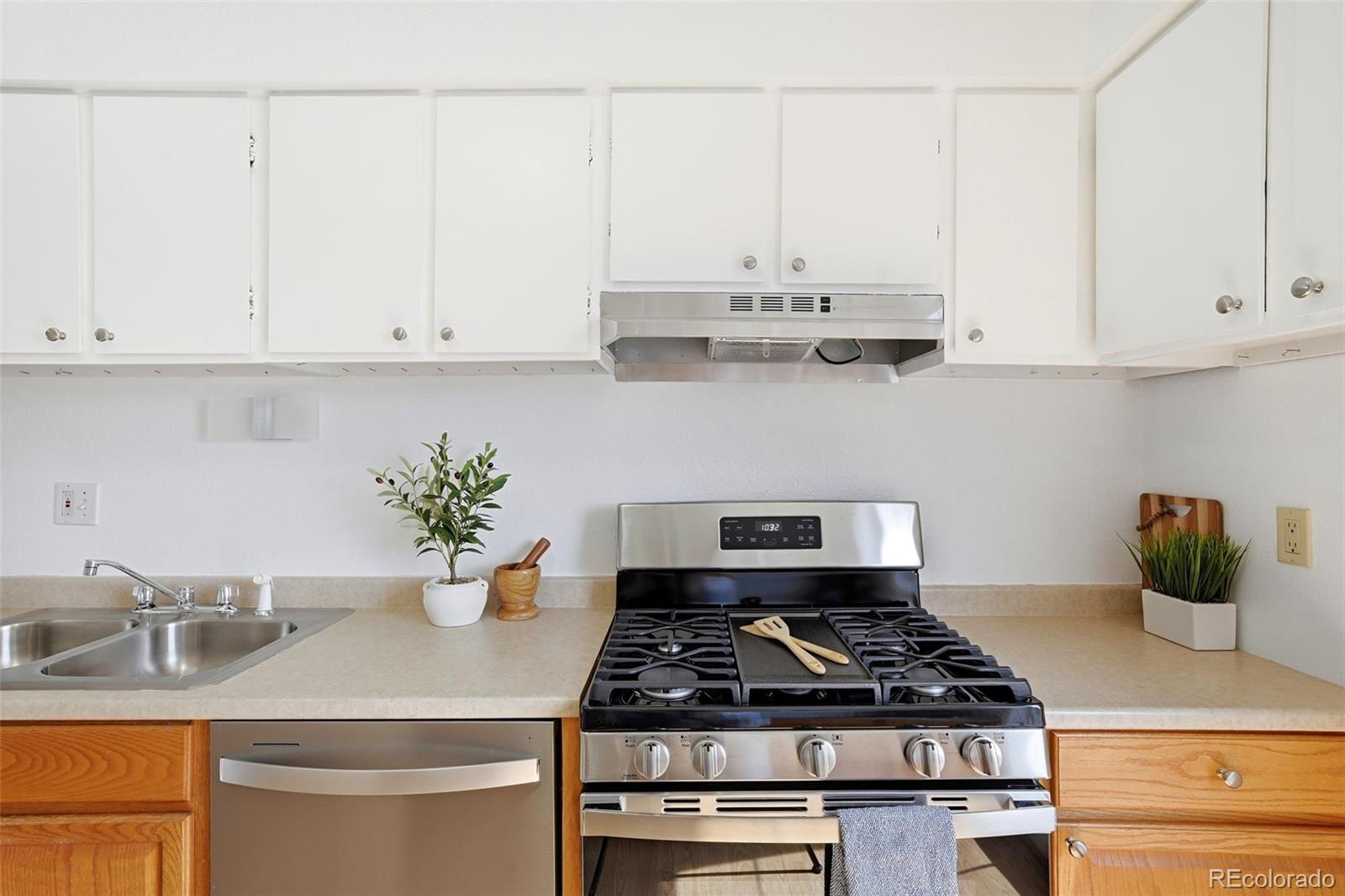 MLS Image #15 for 3440  parkmoor village drive d,colorado springs, Colorado
