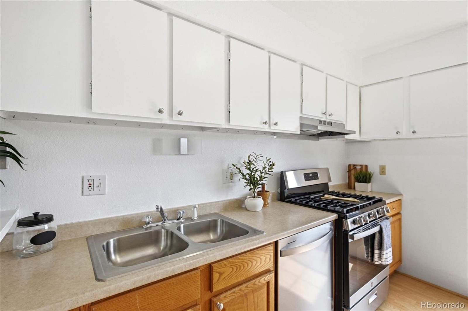 MLS Image #17 for 3440  parkmoor village drive d,colorado springs, Colorado
