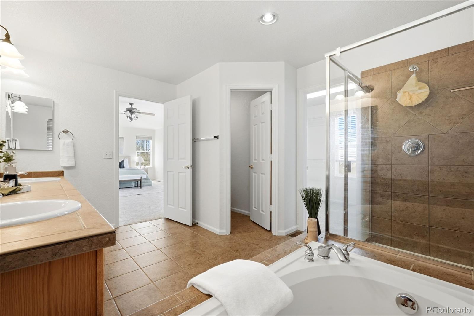 MLS Image #29 for 24725 e gunnison drive,aurora, Colorado