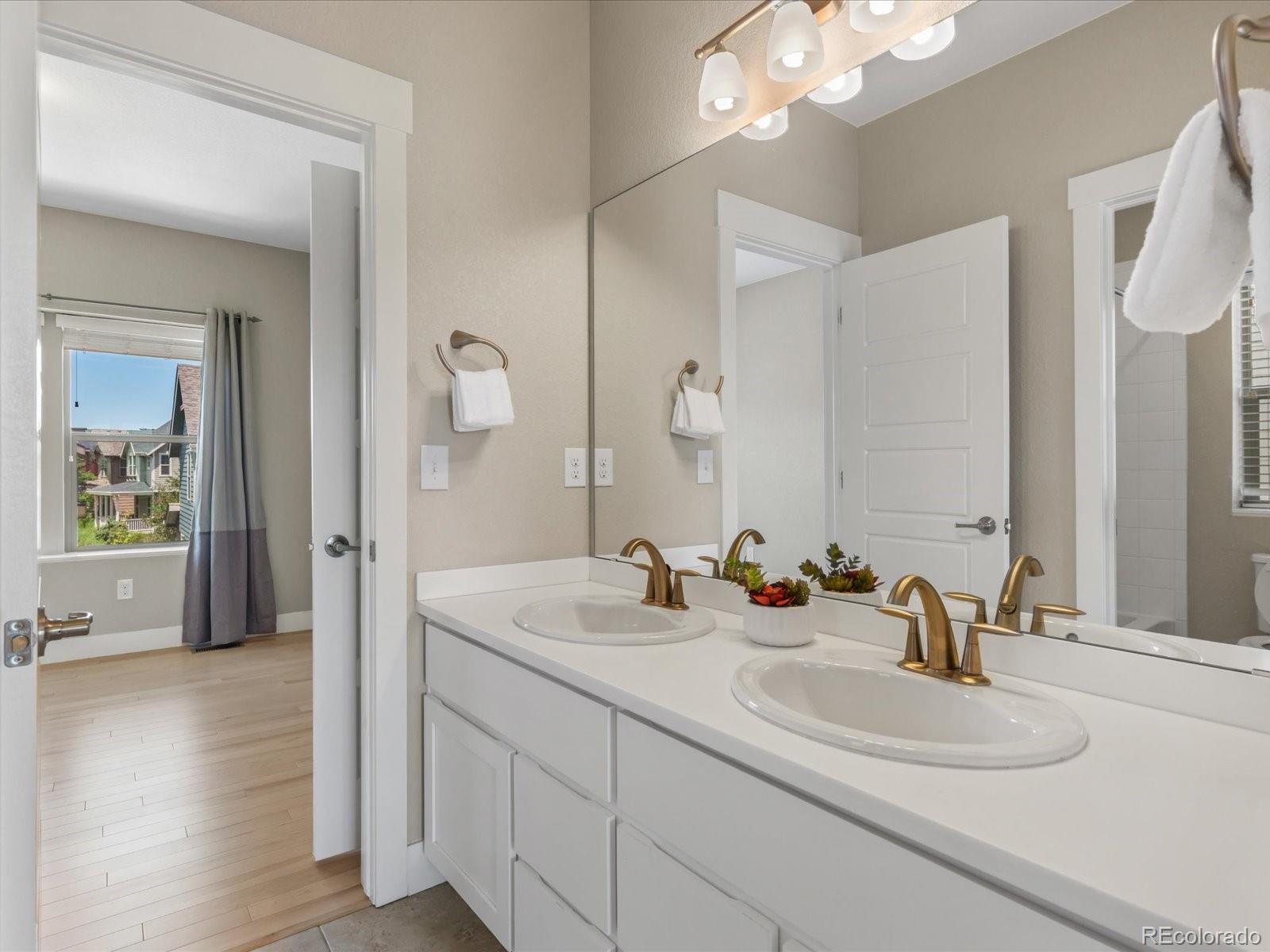MLS Image #23 for 9025 e prairie meadow drive,denver, Colorado