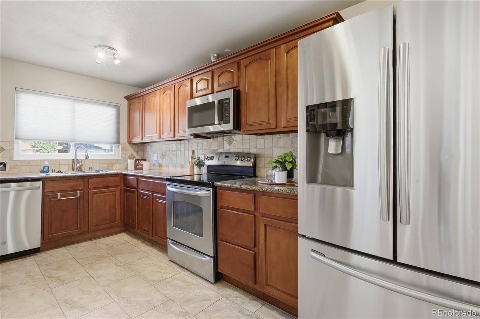 MLS Image #12 for 2870  newport street,denver, Colorado