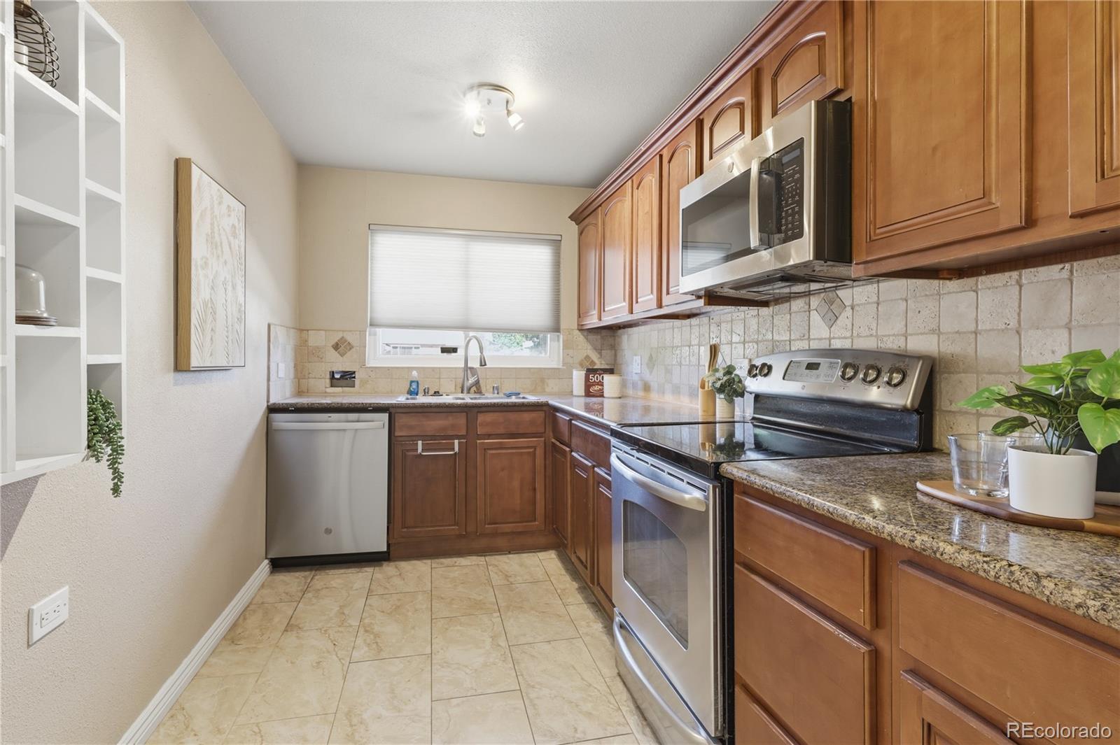 MLS Image #13 for 2870  newport street,denver, Colorado
