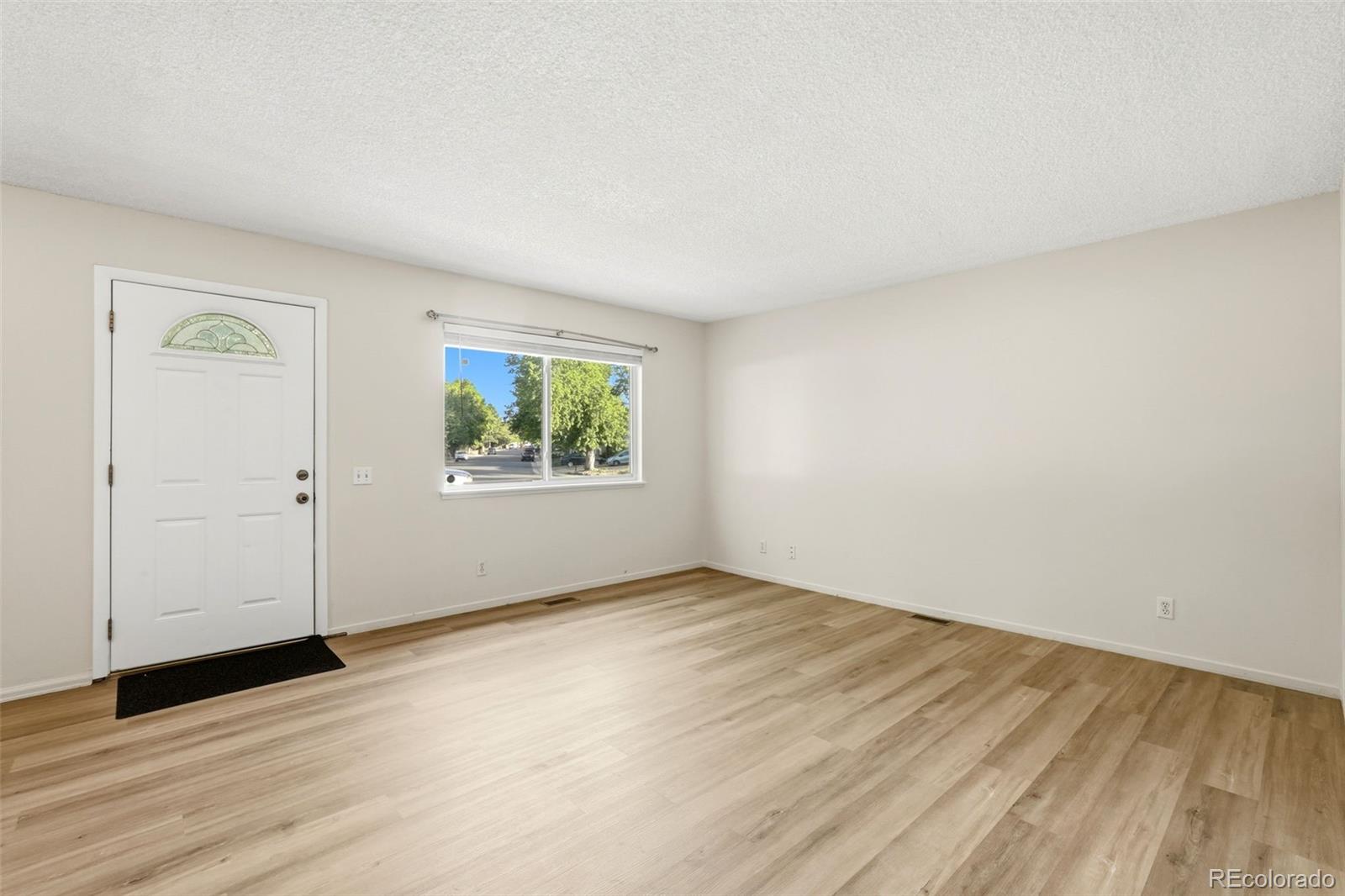 MLS Image #10 for 13361 e louisiana avenue,aurora, Colorado