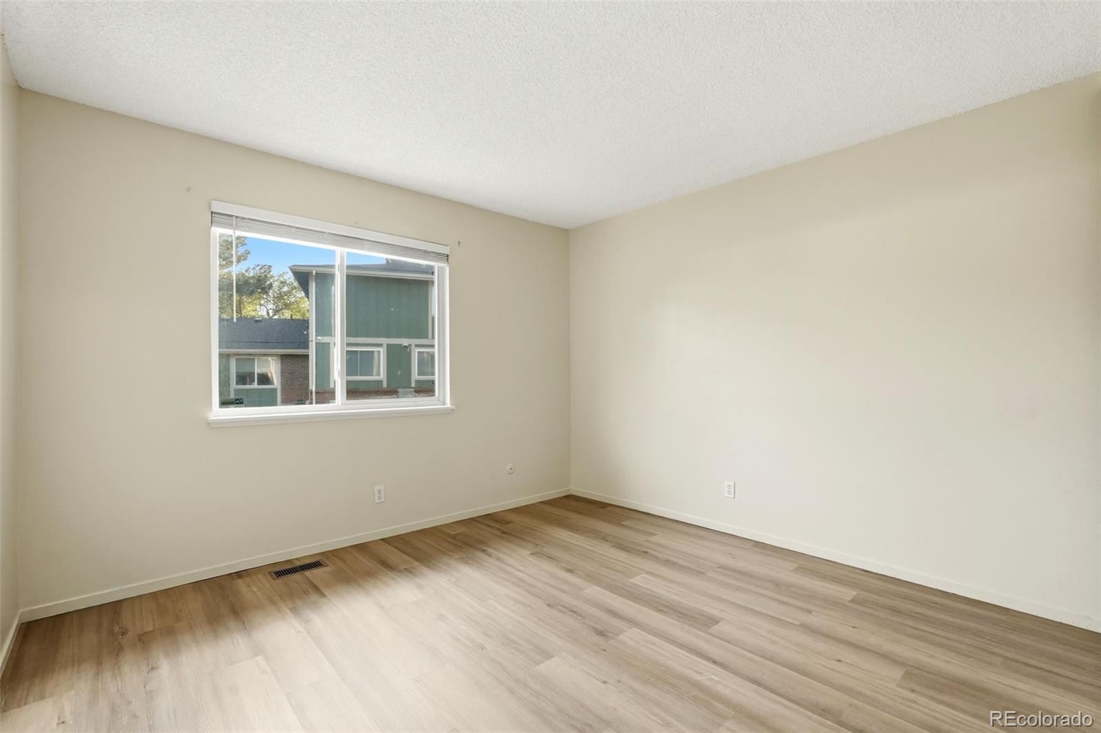 MLS Image #12 for 13361 e louisiana avenue,aurora, Colorado