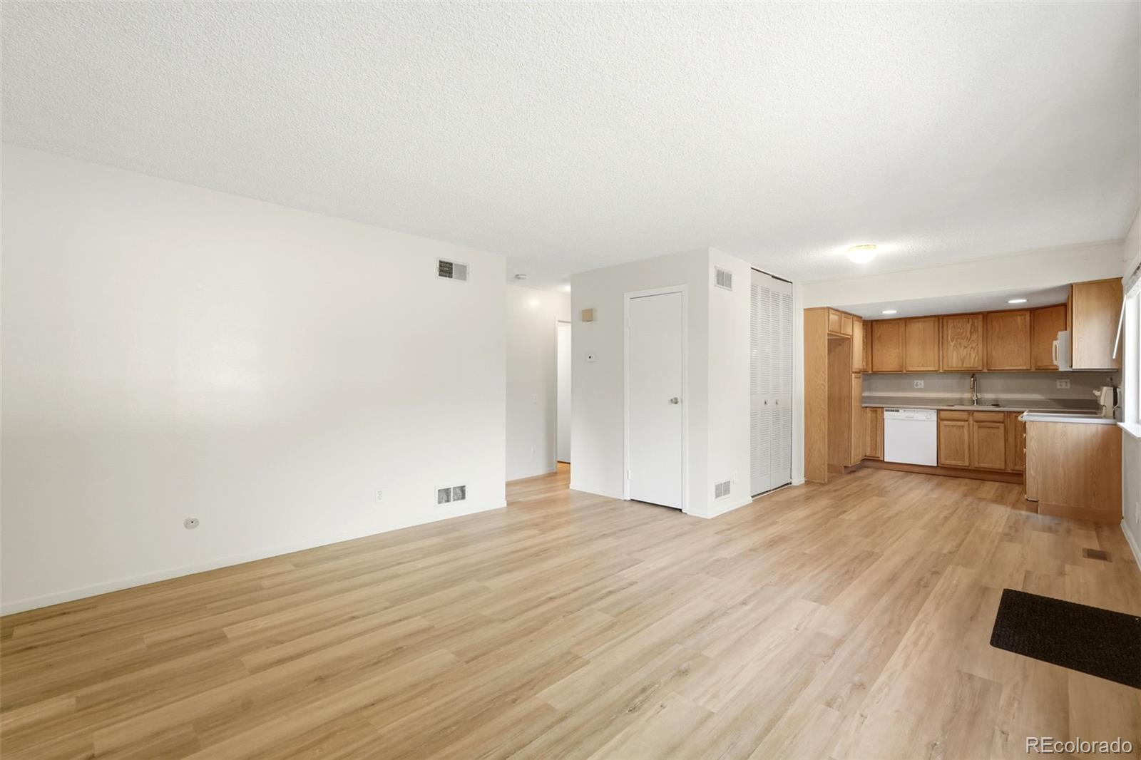 MLS Image #8 for 13361 e louisiana avenue,aurora, Colorado