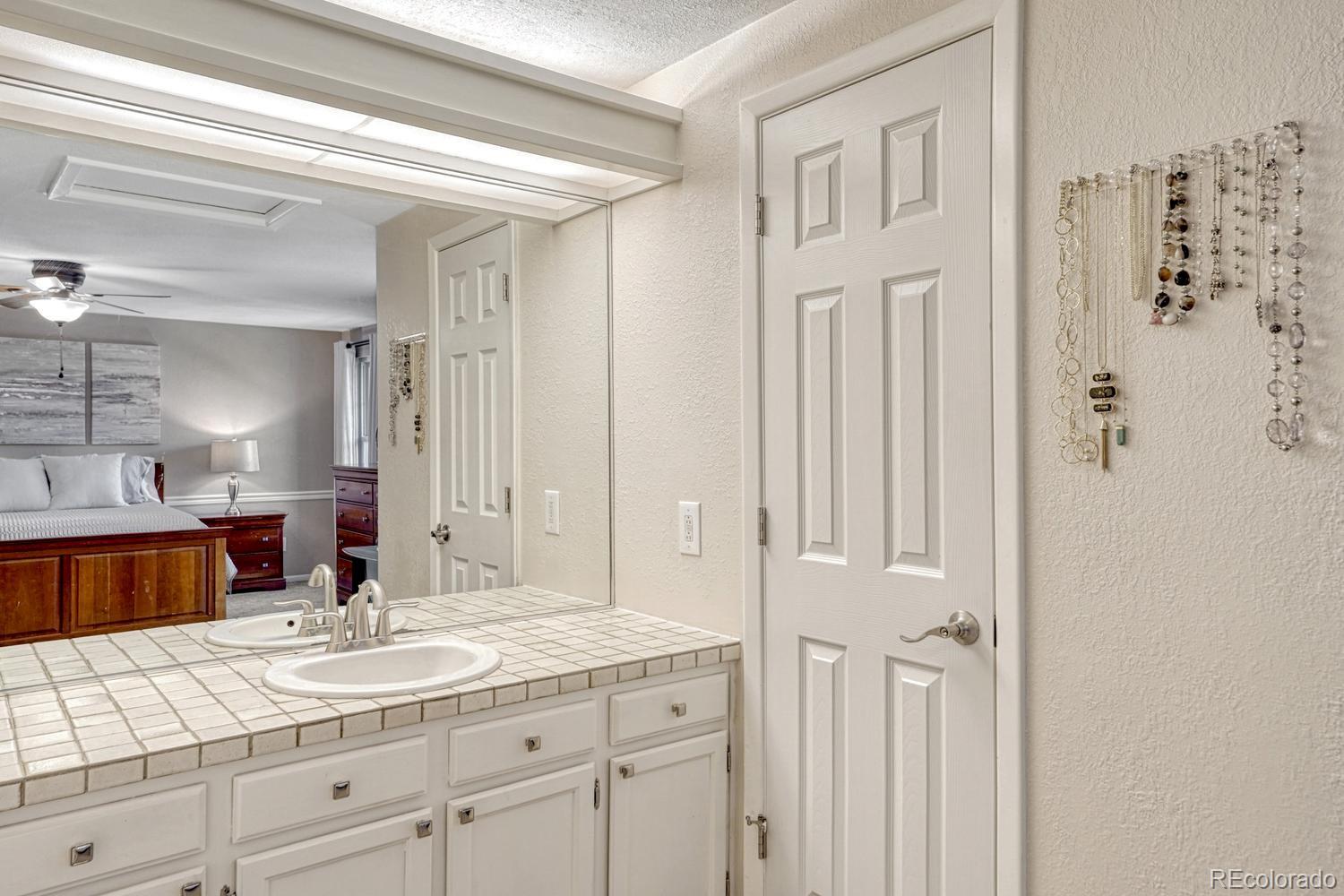MLS Image #32 for 14165 e quinn circle,aurora, Colorado