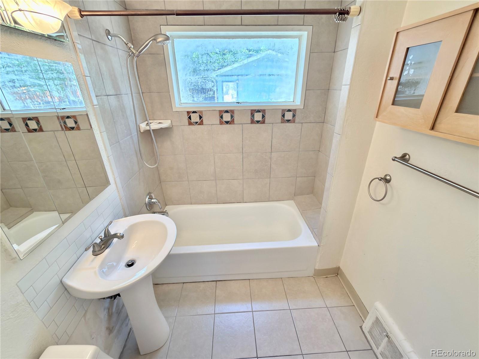 MLS Image #12 for 1225 s ivanhoe way,denver, Colorado
