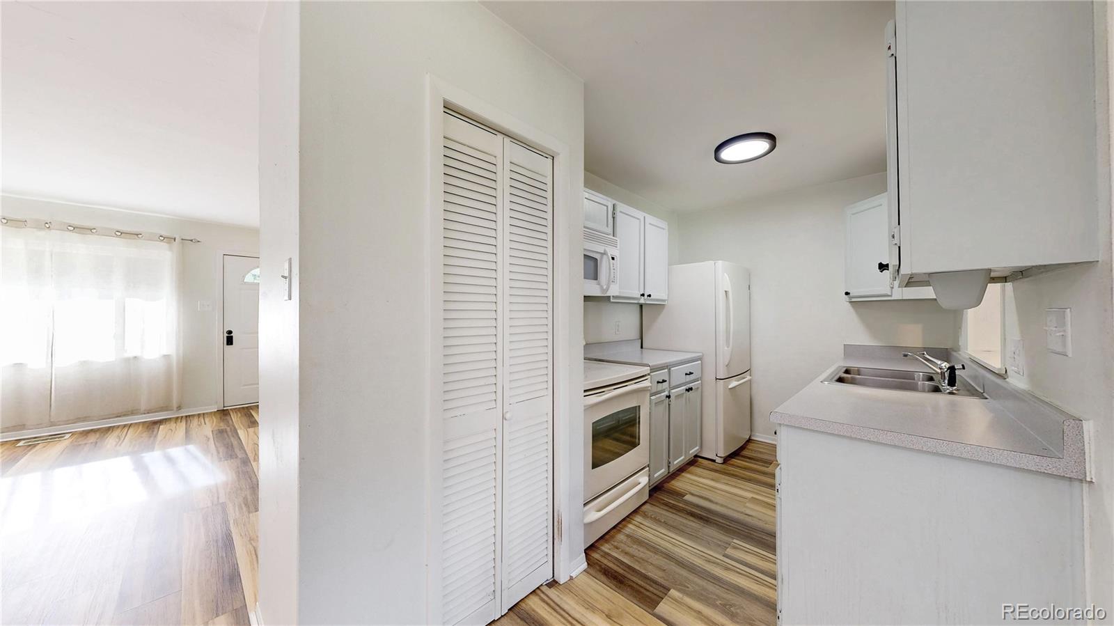 MLS Image #12 for 3215 s forest street,denver, Colorado