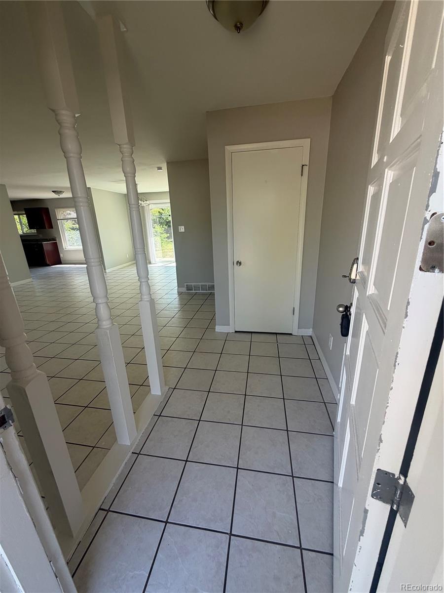 MLS Image #3 for 1006 s macon street,aurora, Colorado