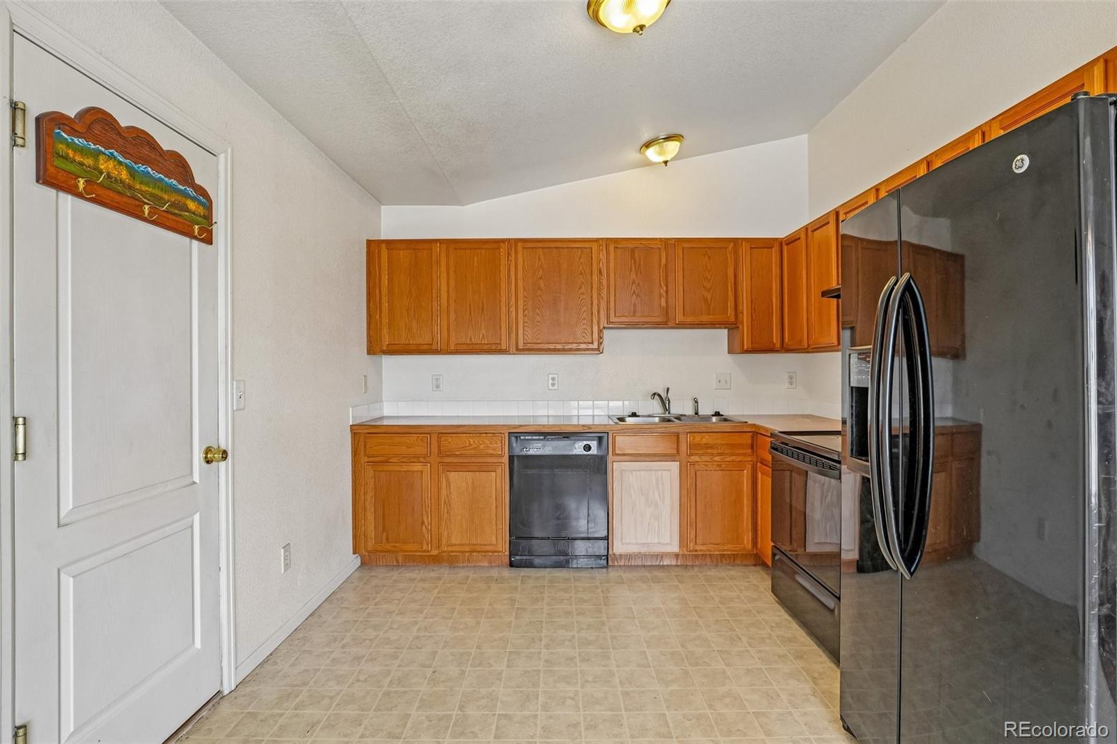 MLS Image #11 for 833 e 21st street,greeley, Colorado