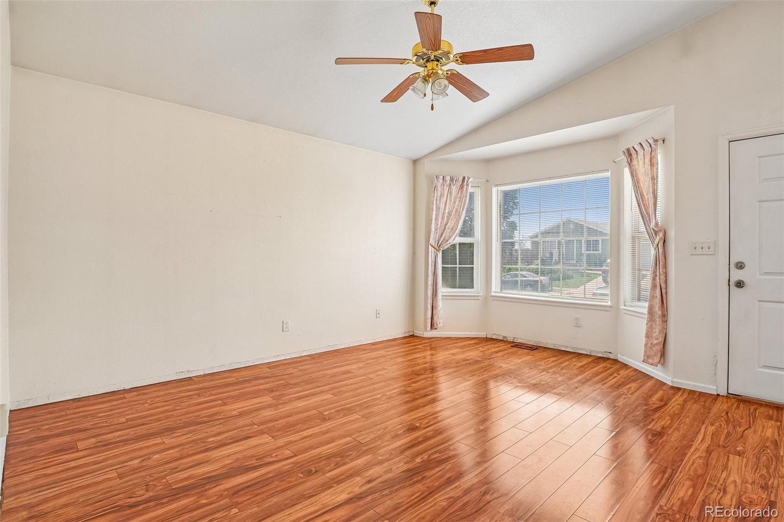 MLS Image #5 for 833 e 21st street,greeley, Colorado