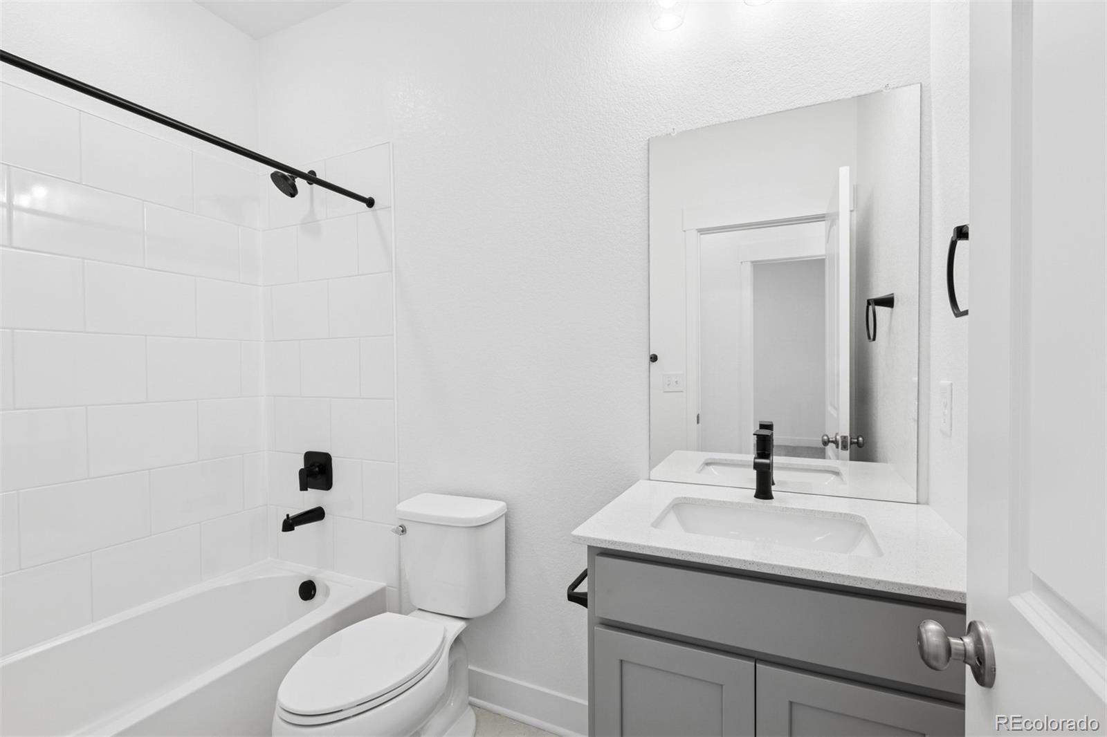 MLS Image #10 for 21048 e 63rd avenue,aurora, Colorado