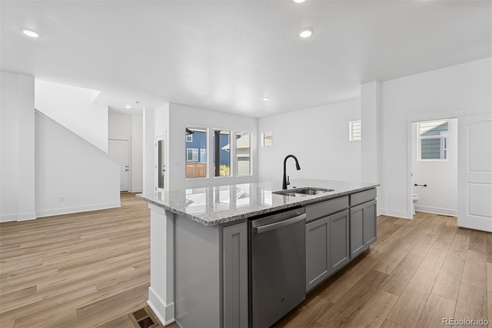 MLS Image #6 for 21048 e 63rd avenue,aurora, Colorado