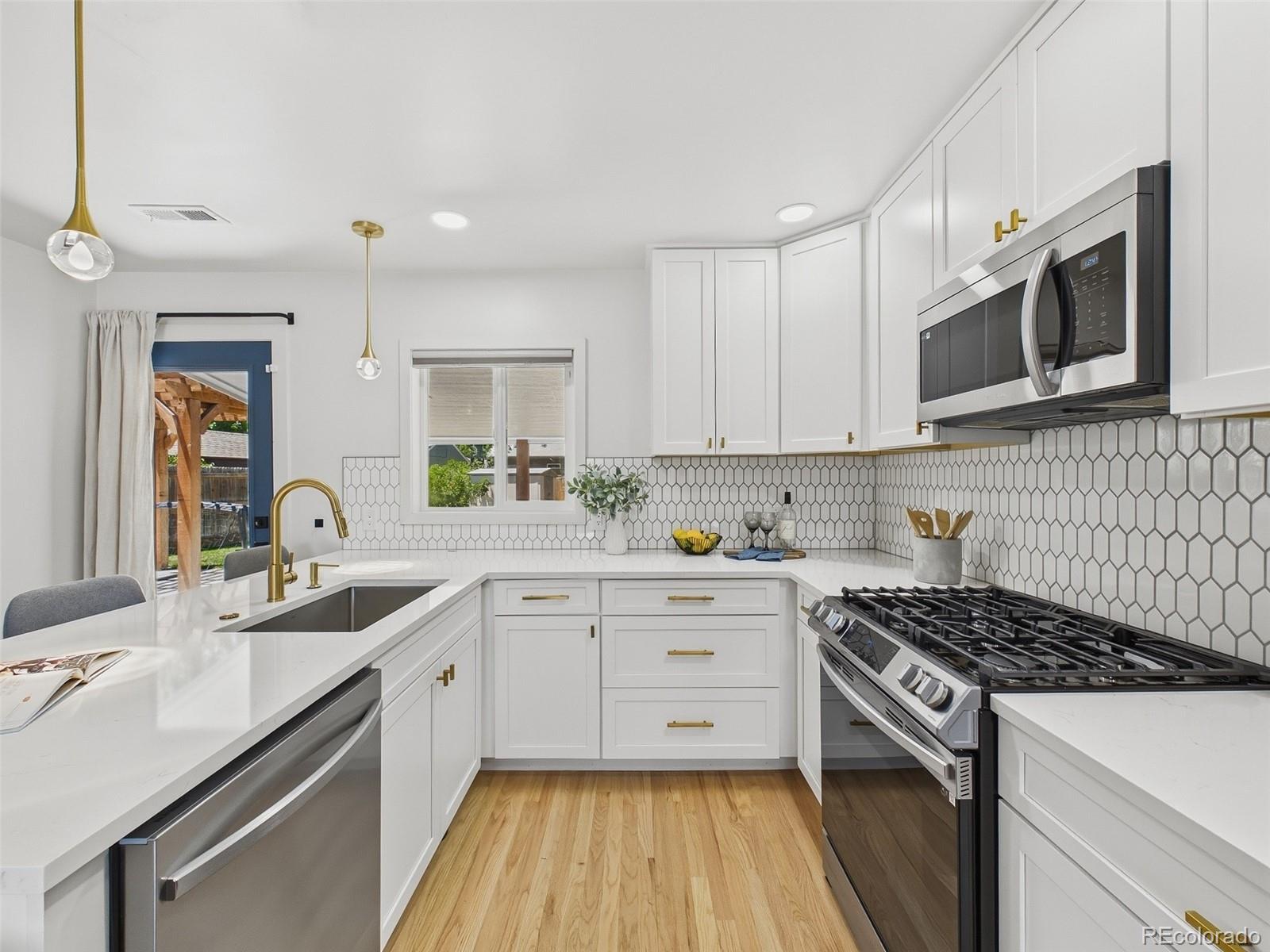 MLS Image #11 for 3343 s grape street,denver, Colorado
