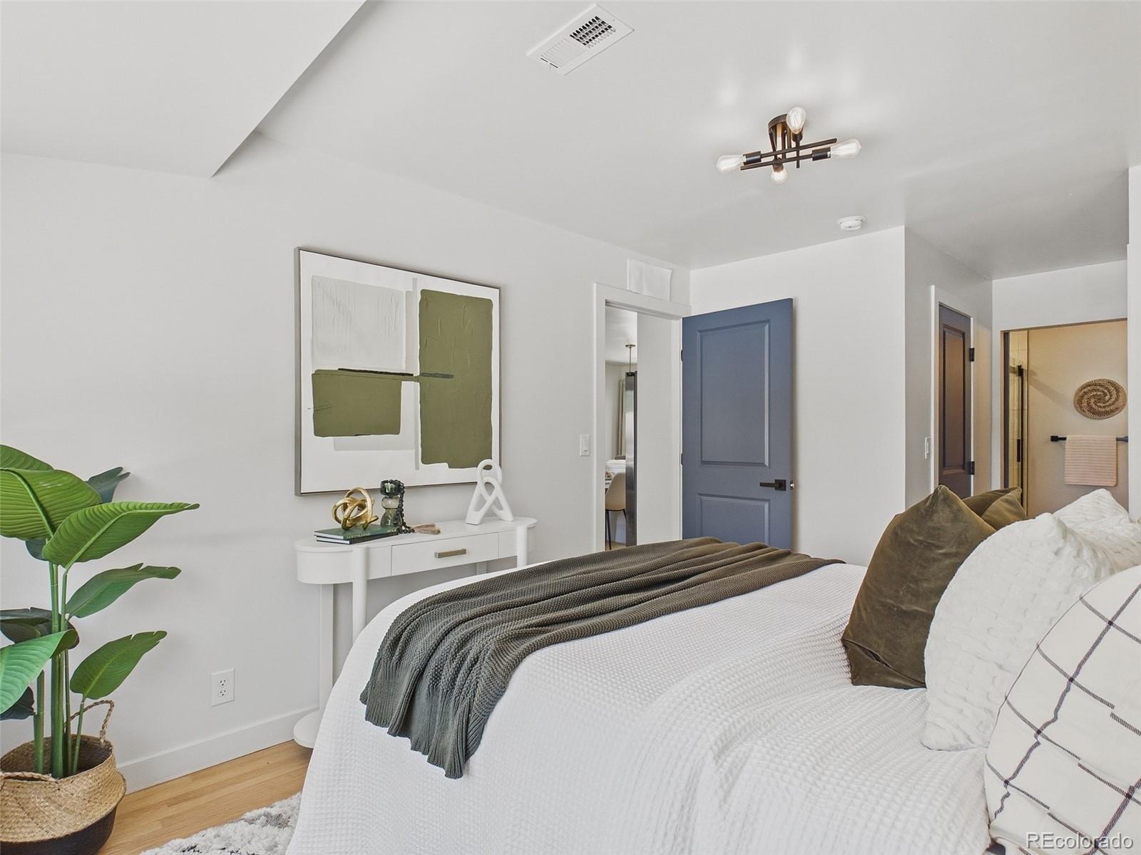 MLS Image #17 for 3343 s grape street,denver, Colorado