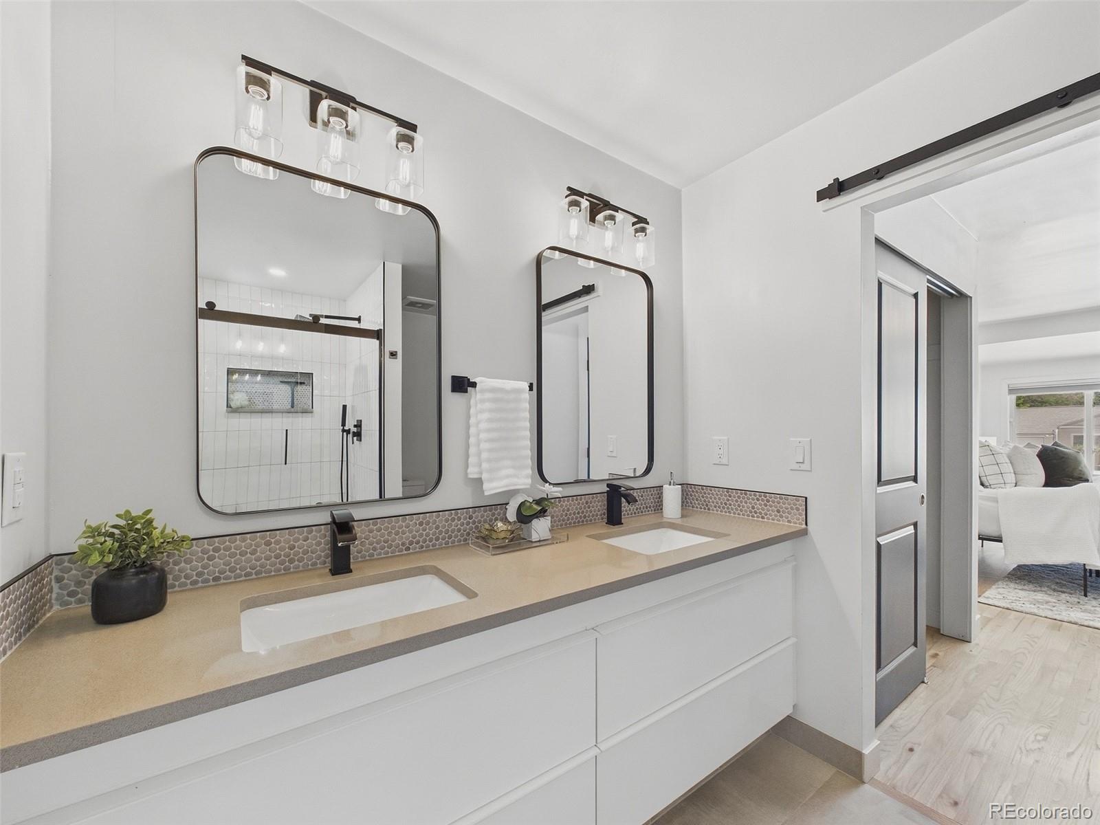 MLS Image #21 for 3343 s grape street,denver, Colorado