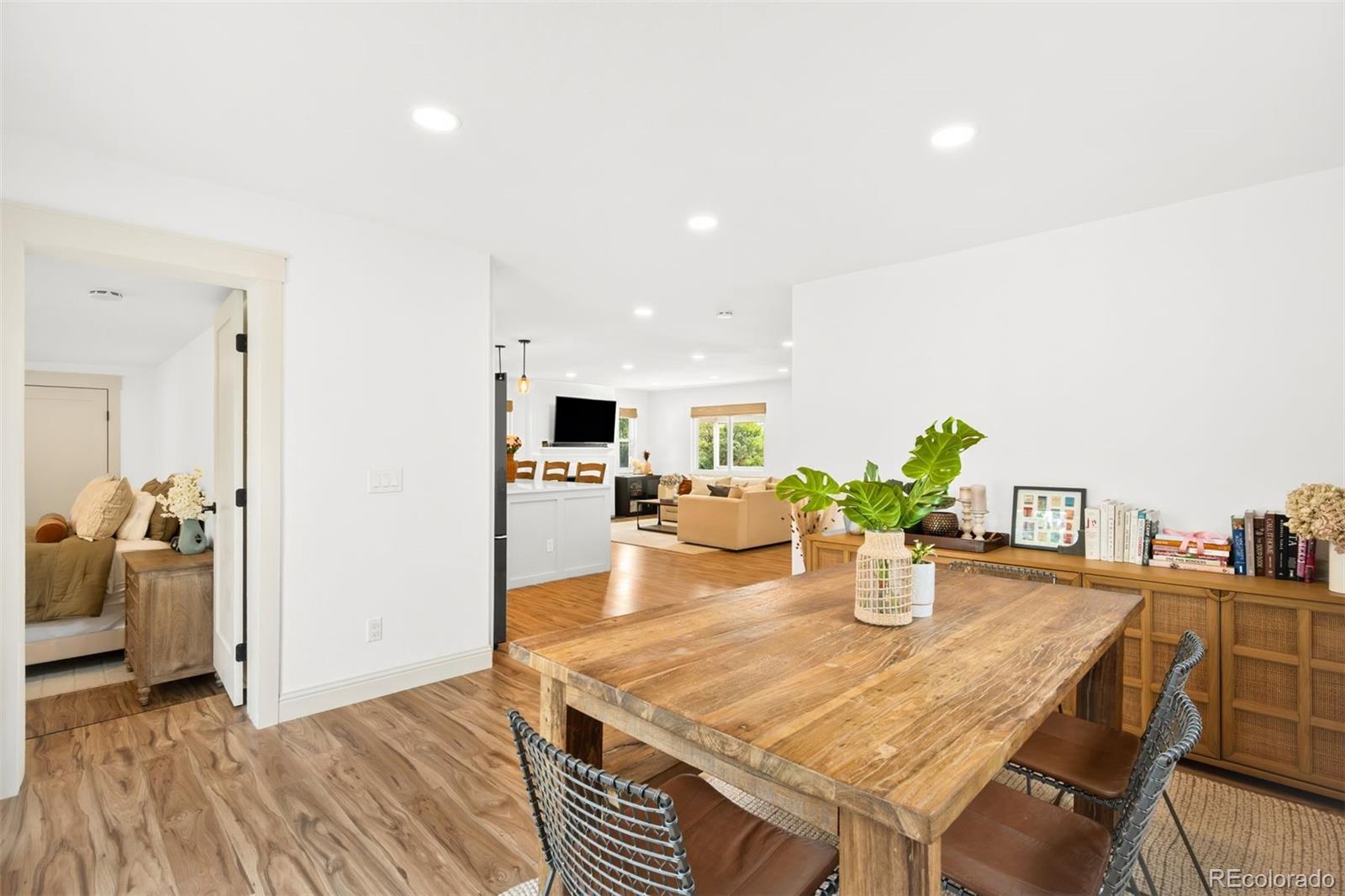 MLS Image #15 for 3351 s dahlia street,denver, Colorado