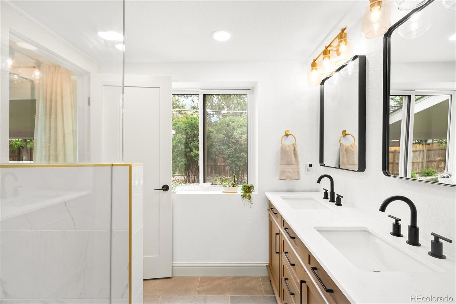 MLS Image #17 for 3351 s dahlia street,denver, Colorado