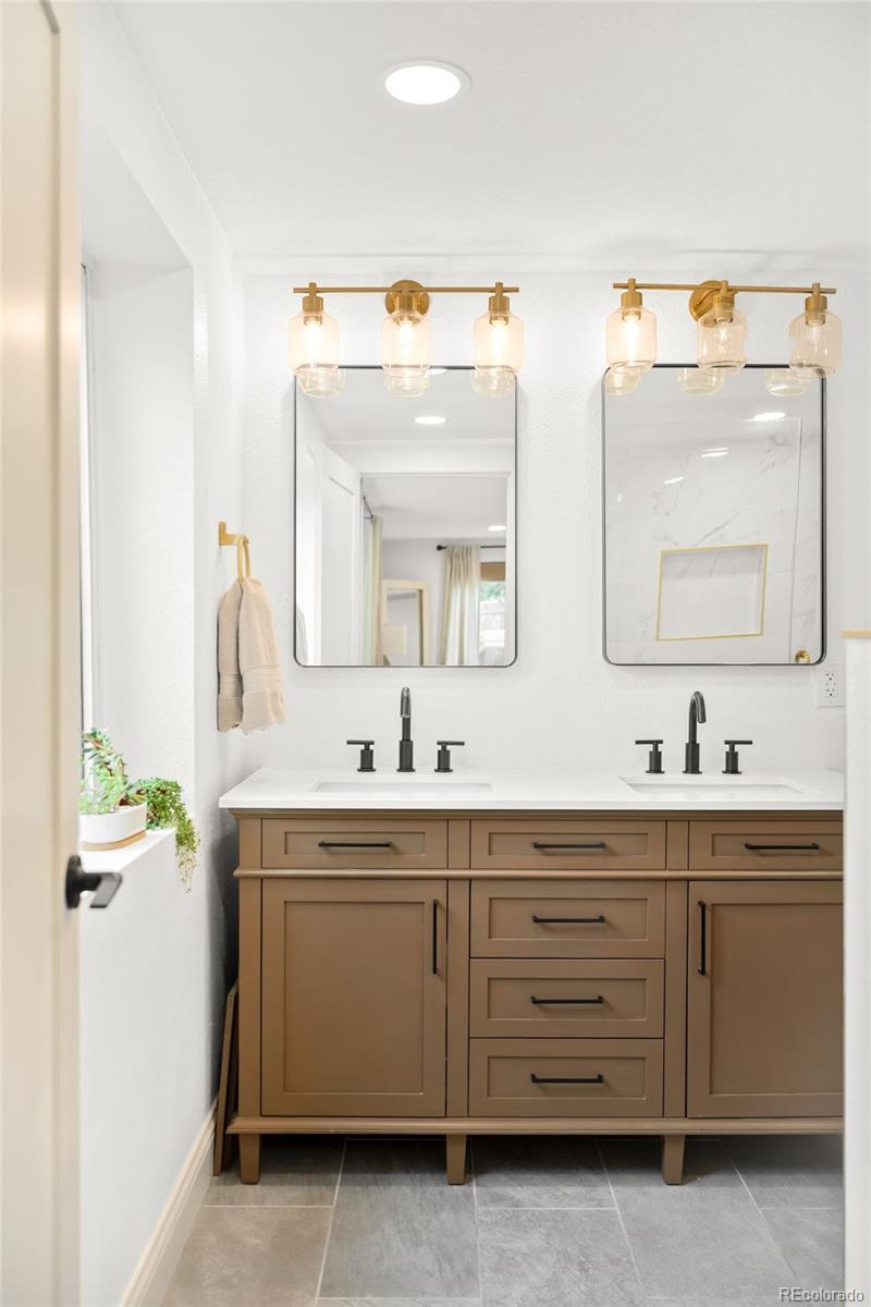 MLS Image #33 for 3351 s dahlia street,denver, Colorado